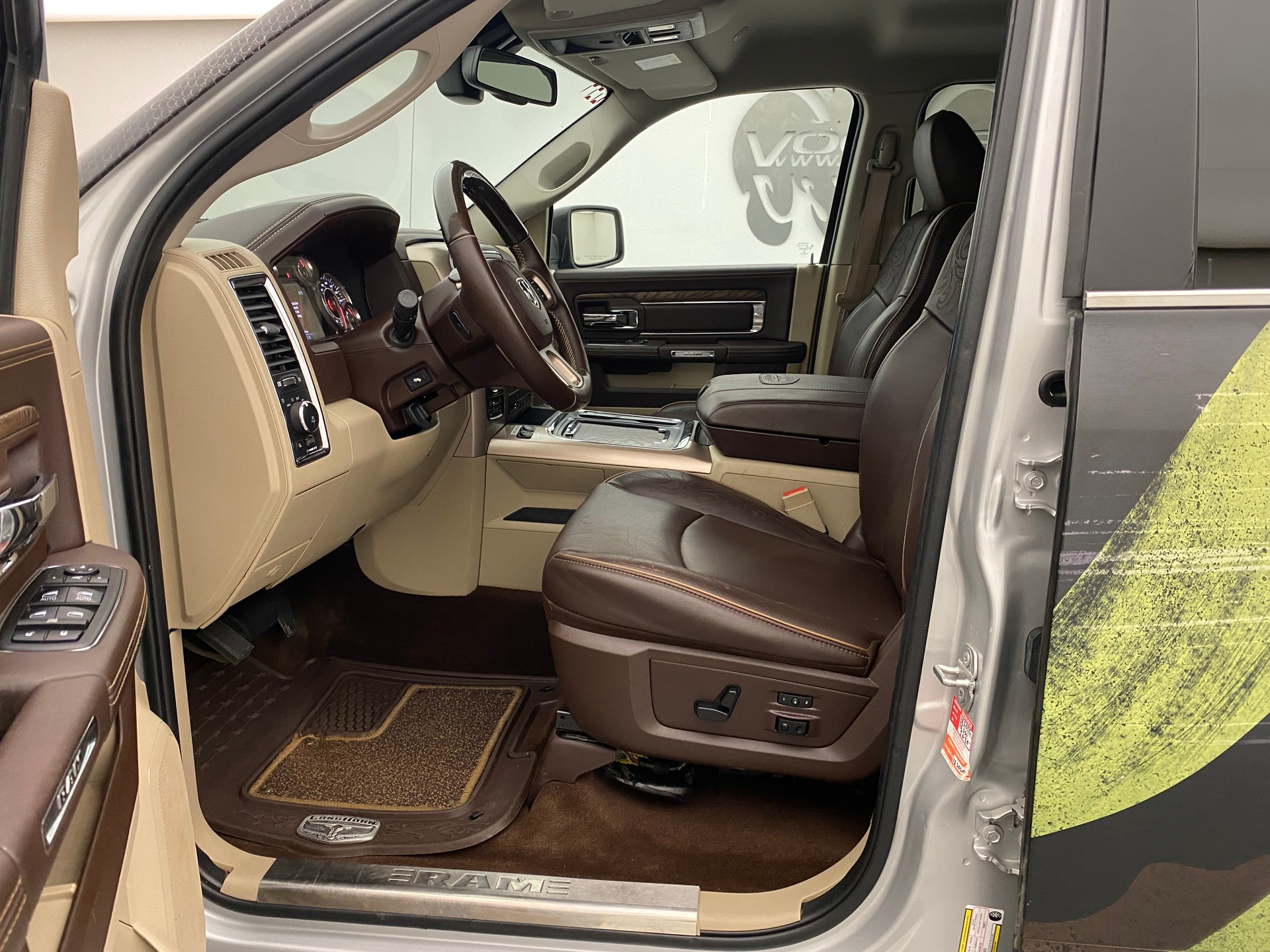 DODGE Ram 1500 5.7 Longhorn Crew Cab-image-8
