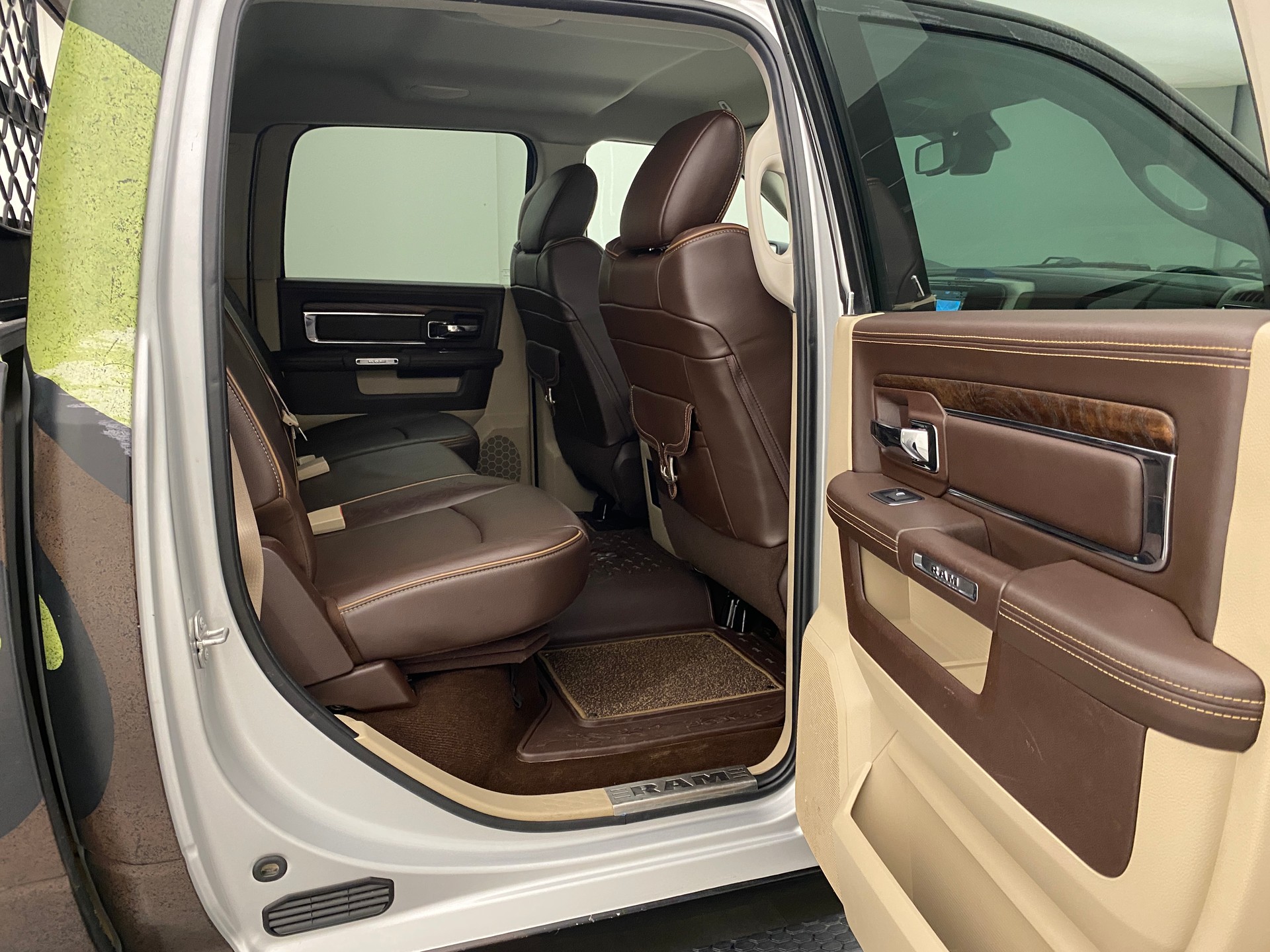 DODGE Ram 1500 5.7 Longhorn Crew Cab-image-11