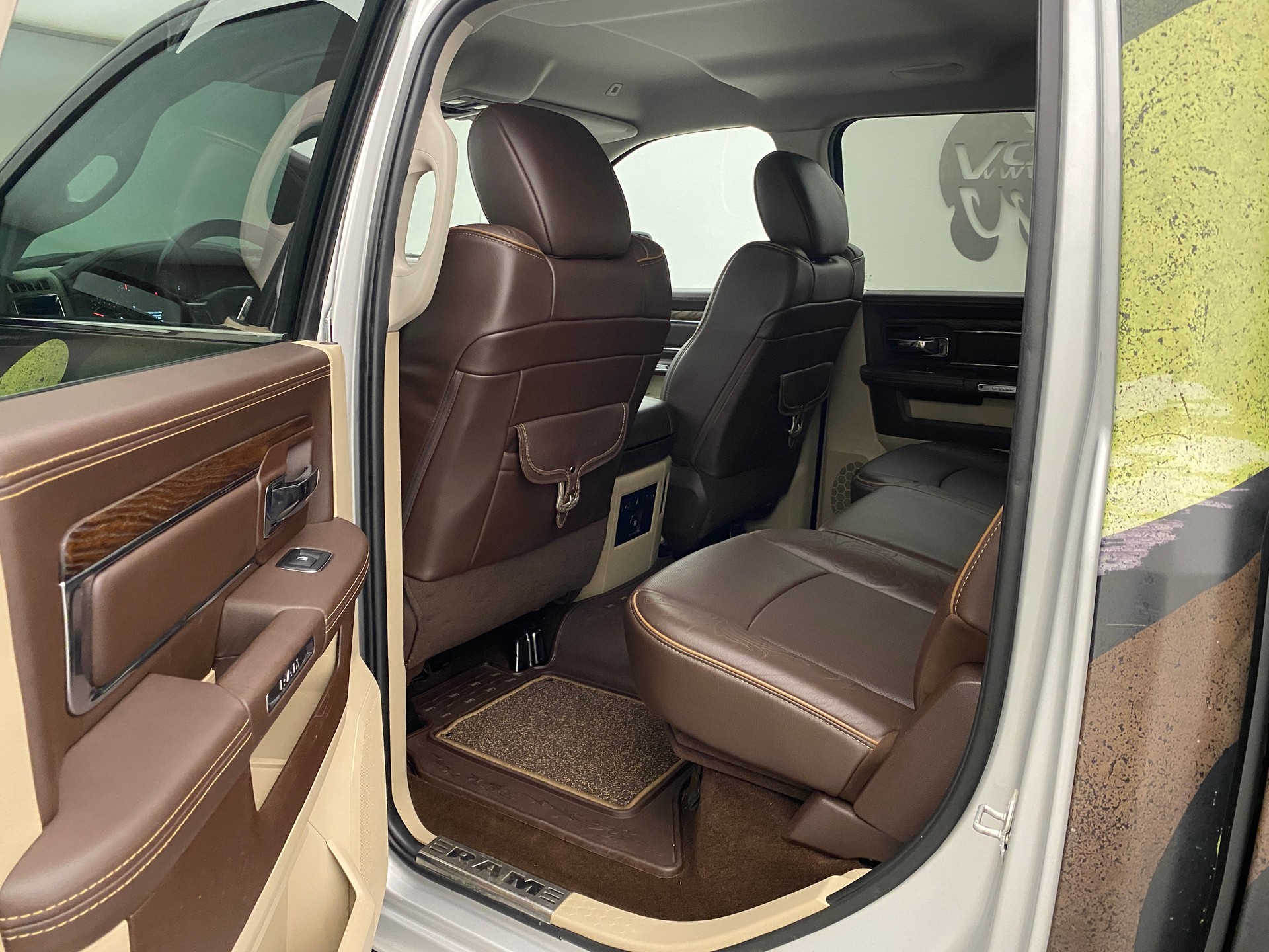 DODGE Ram 1500 5.7 Longhorn Crew Cab-image-13