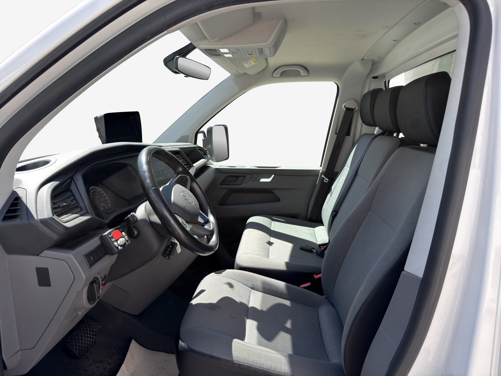 VW T6.1 2.0 TDI DSG-image-7