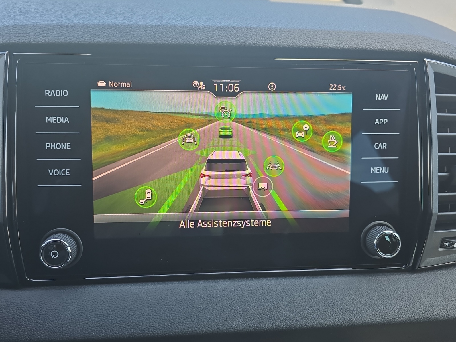 SKODA Karoq 2.0 TSI SportLine 4x4 DSG-image-15