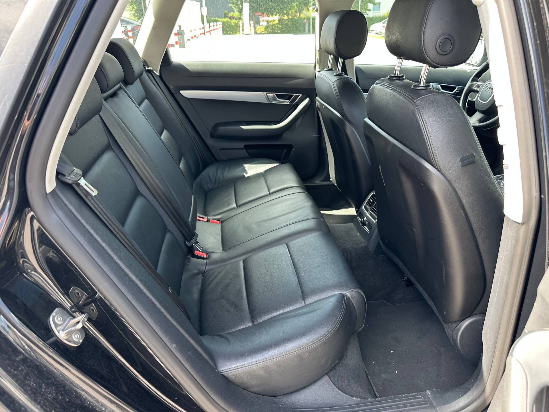 AUDI A6 Avant 3.0 V6 TDI quattro tiptronic-image-6