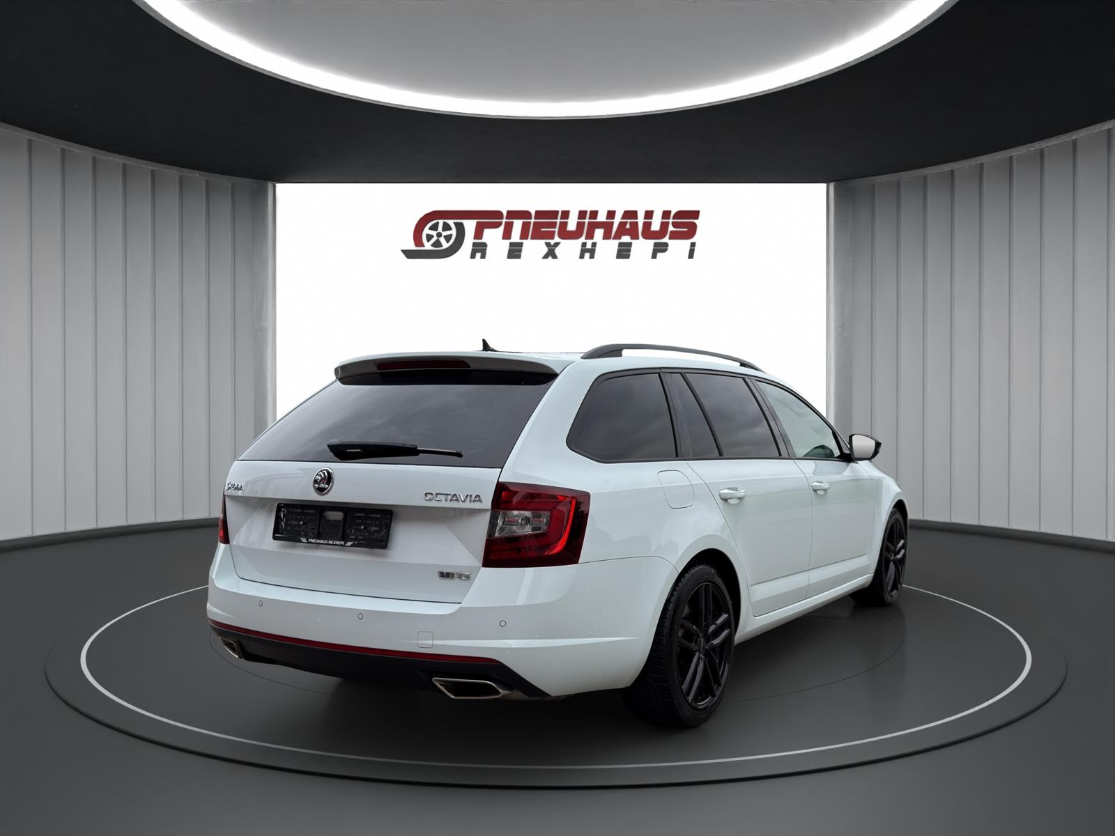 SKODA Octavia Combi 2.0 TSI RS DSG-image-5