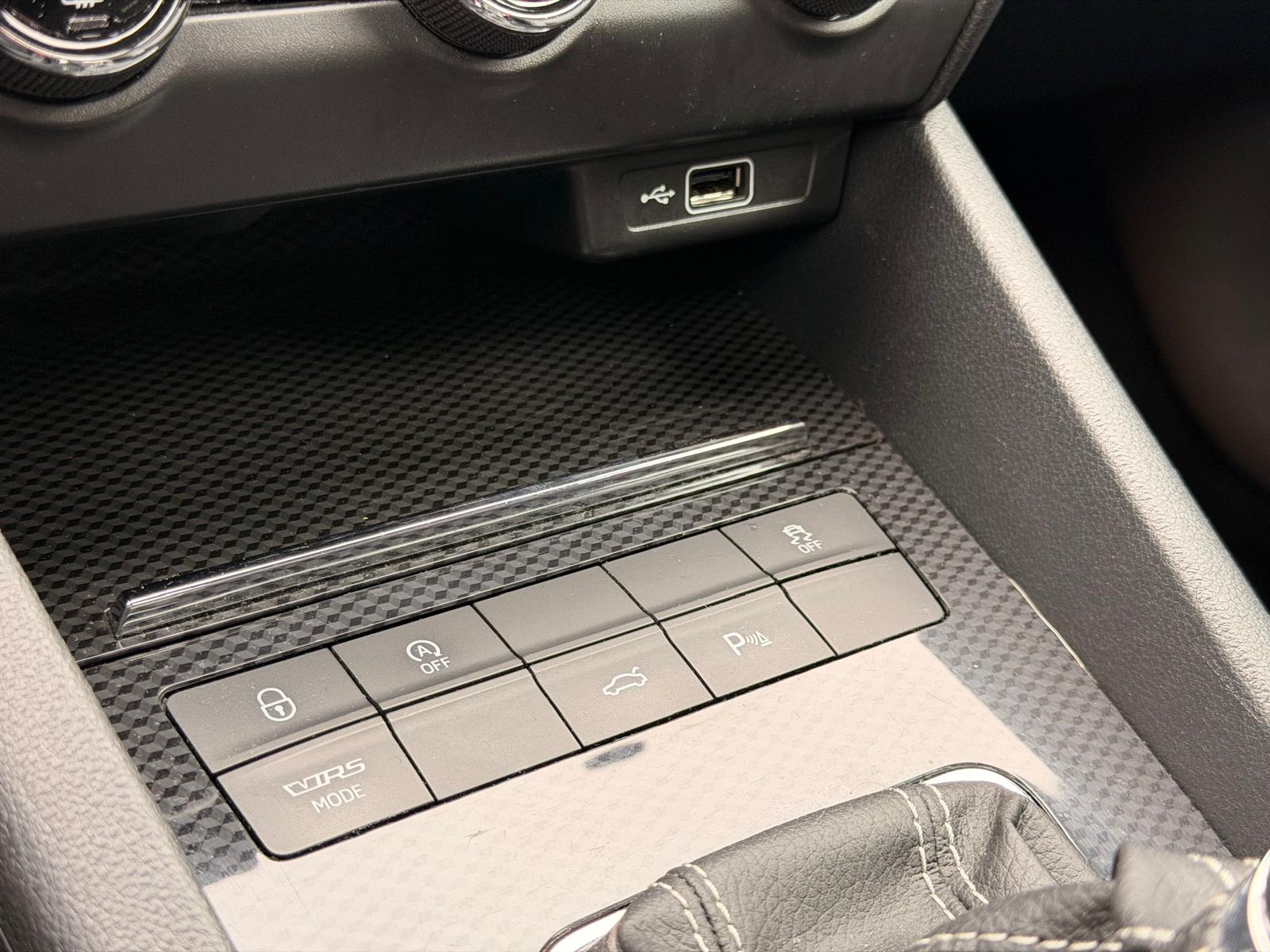 SKODA Octavia Combi 2.0 TSI RS DSG-image-18