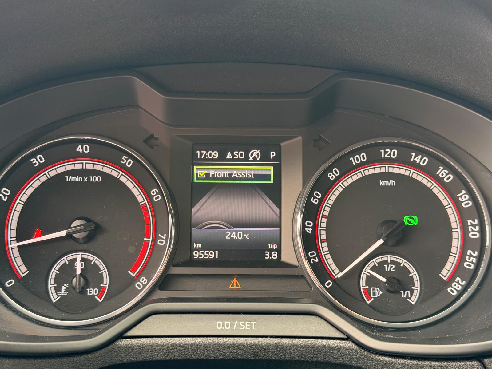 SKODA Octavia Combi 2.0 TSI RS DSG-image-19