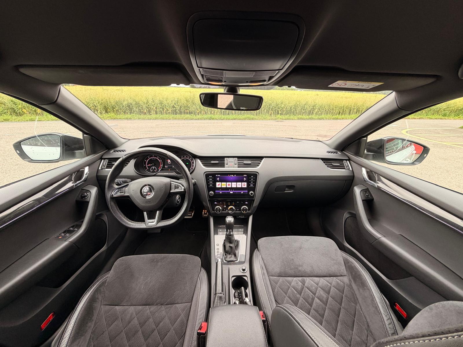 SKODA Octavia Combi 2.0 TSI RS DSG-image-8