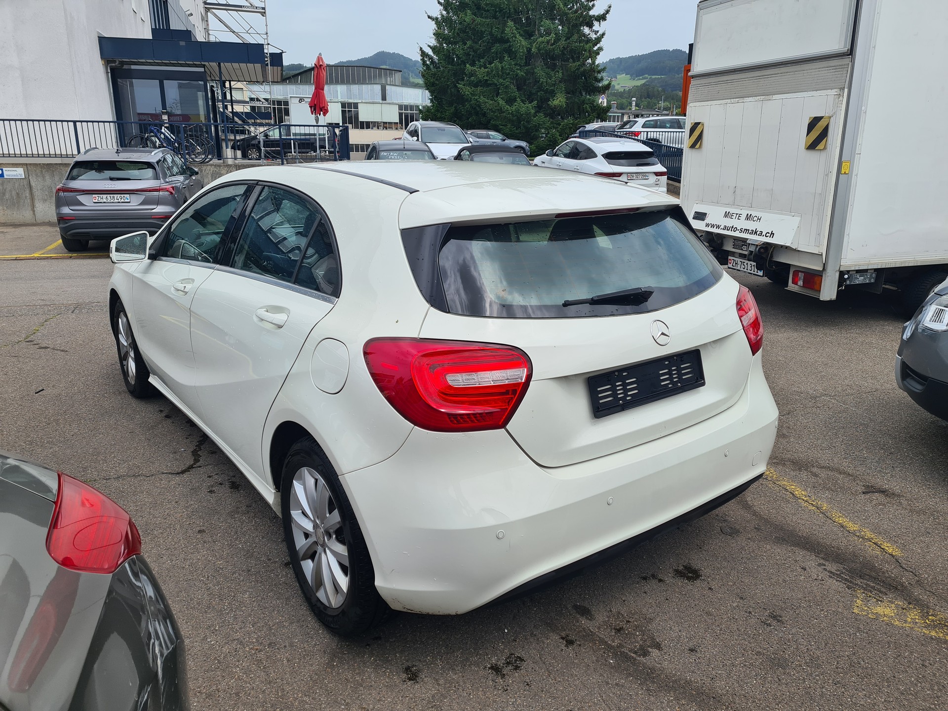 MERCEDES-BENZ A 180 Style 7G-DCT-image-4