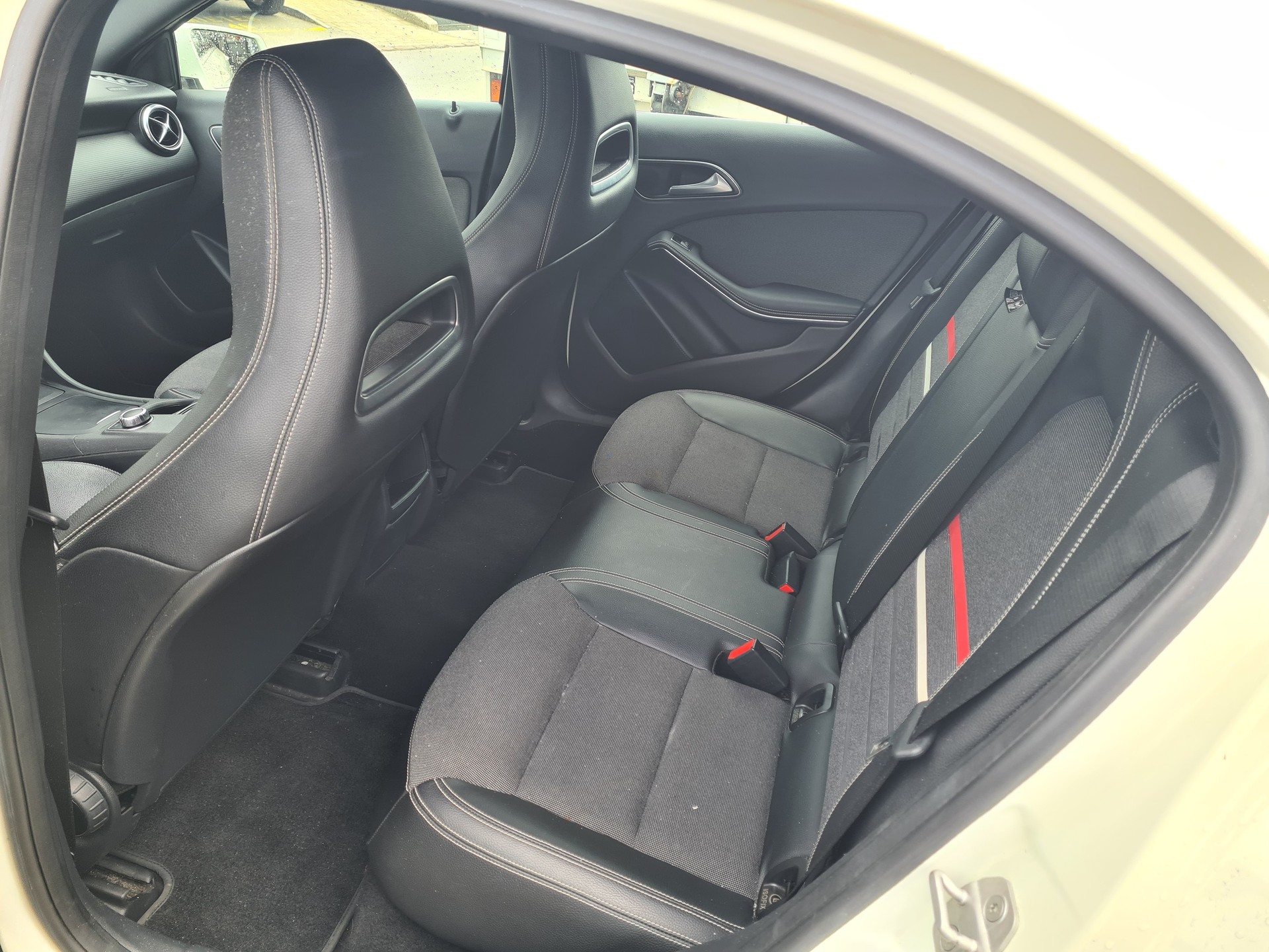 MERCEDES-BENZ A 180 Style 7G-DCT-image-7