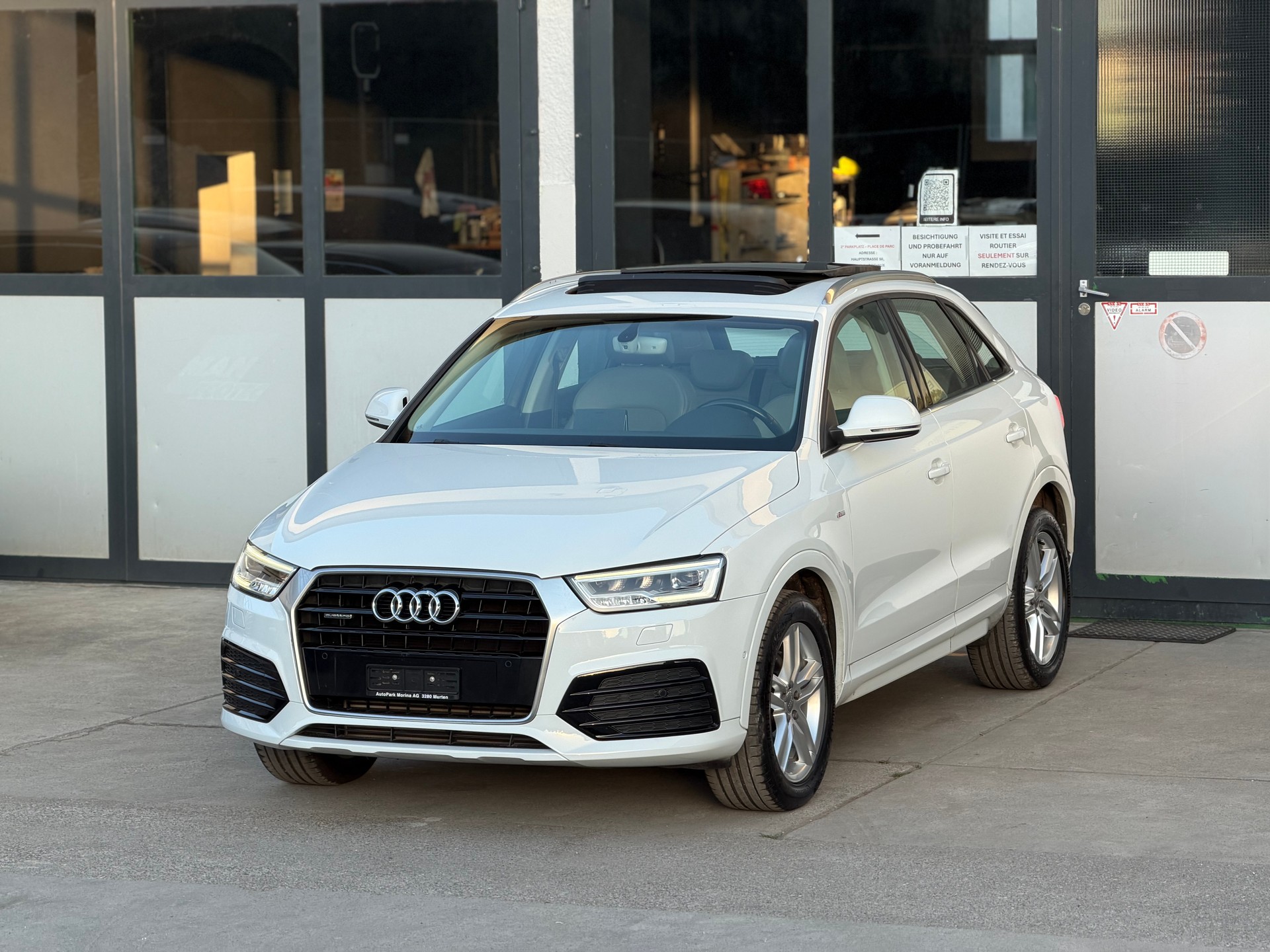 AUDI Q3 2.0 TFSI design quattro S-tronic-image-1