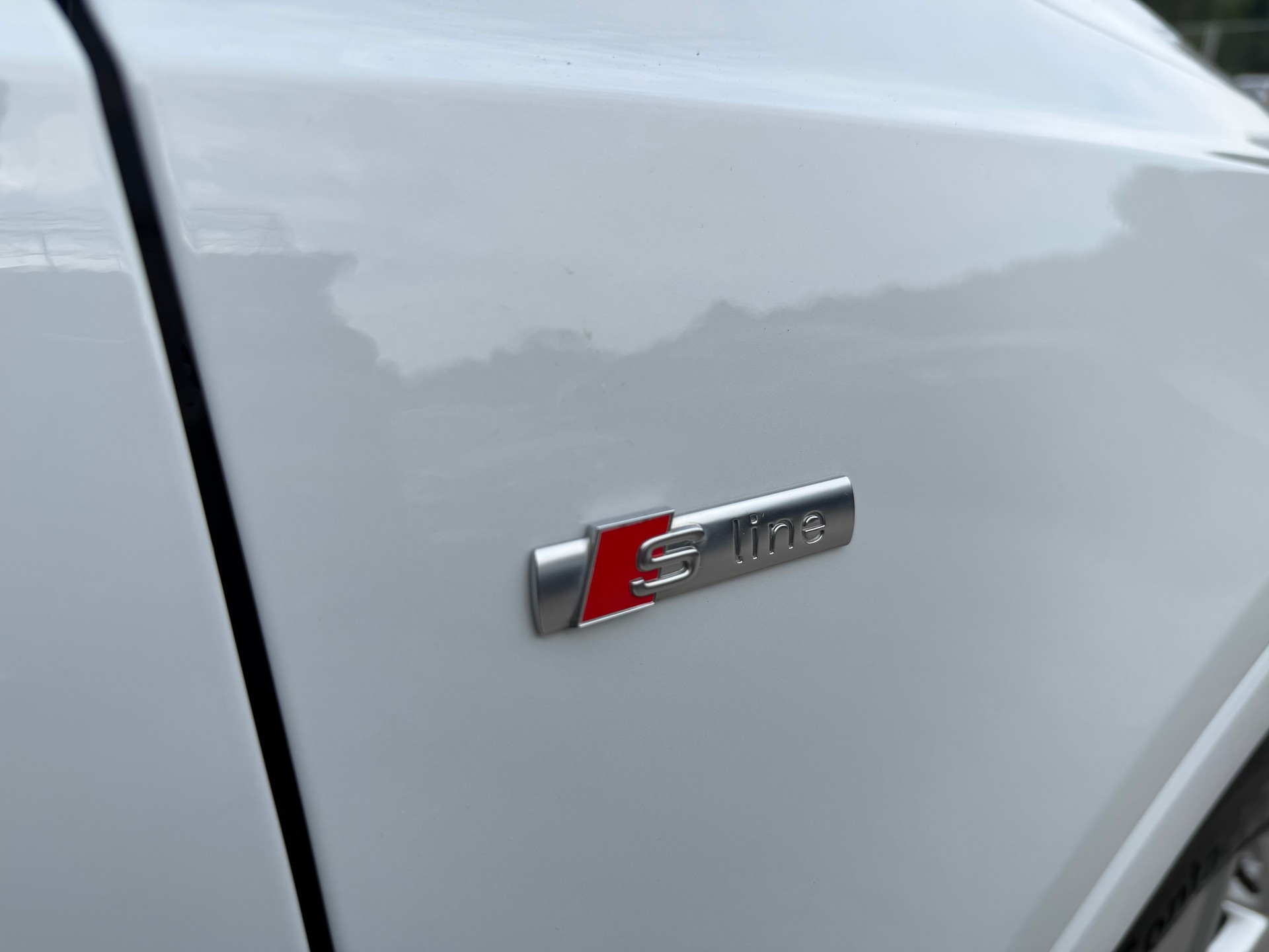 AUDI Q3 2.0 TFSI design quattro S-tronic-image-24