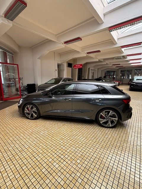 AUDI S3 Sportback 2.0 TFSI quattro S-tronic-image-2