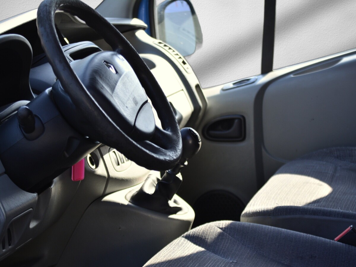 RENAULT Trafic 2.0 dCi 90 2.7t L1H1-image-5
