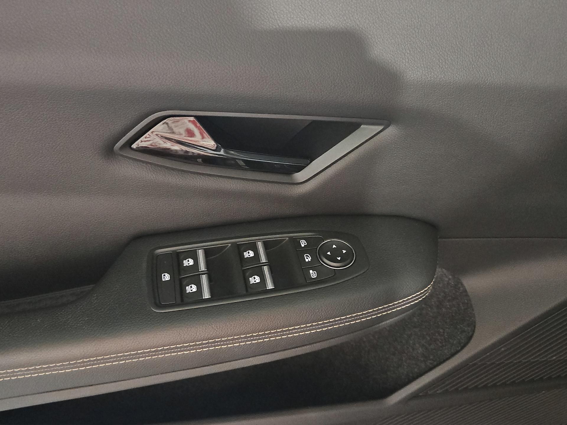 RENAULT Mégane E-TECH EV60 Iconic-image-17