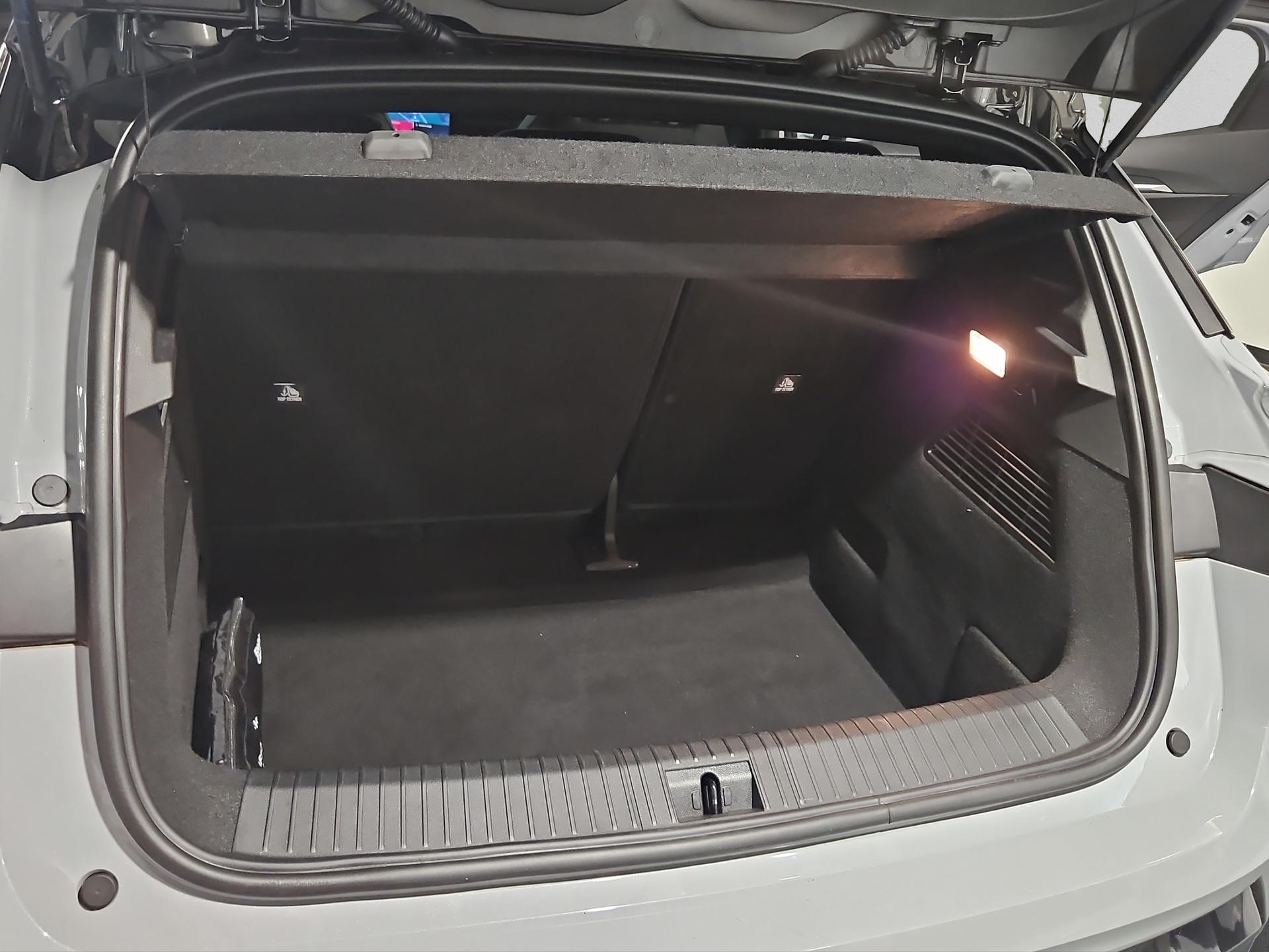 RENAULT Mégane E-TECH EV60 Iconic-image-14