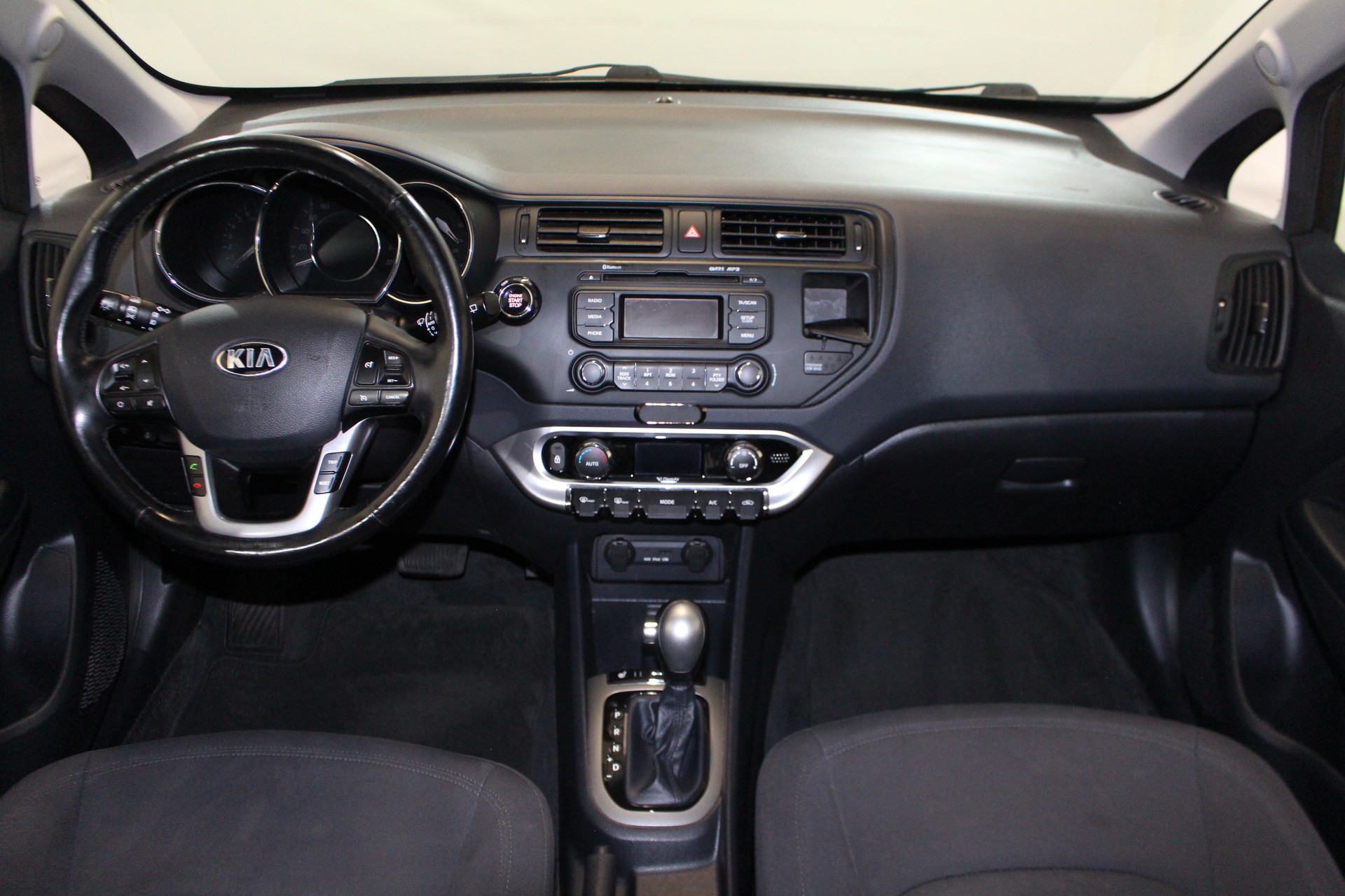 KIA Rio 1.4 CVVT Style-image-11