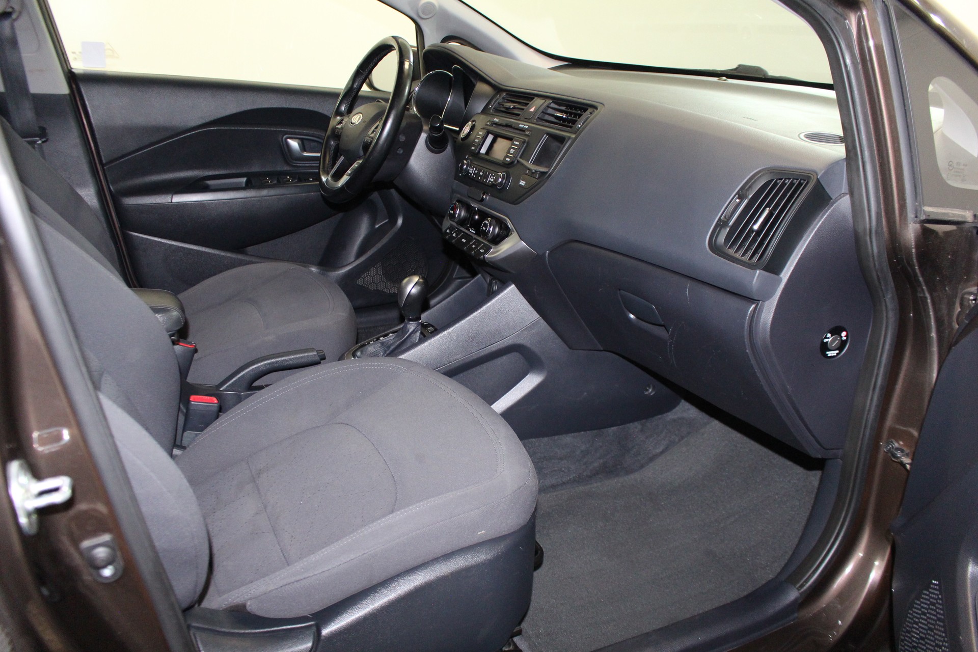 KIA Rio 1.4 CVVT Style-image-9