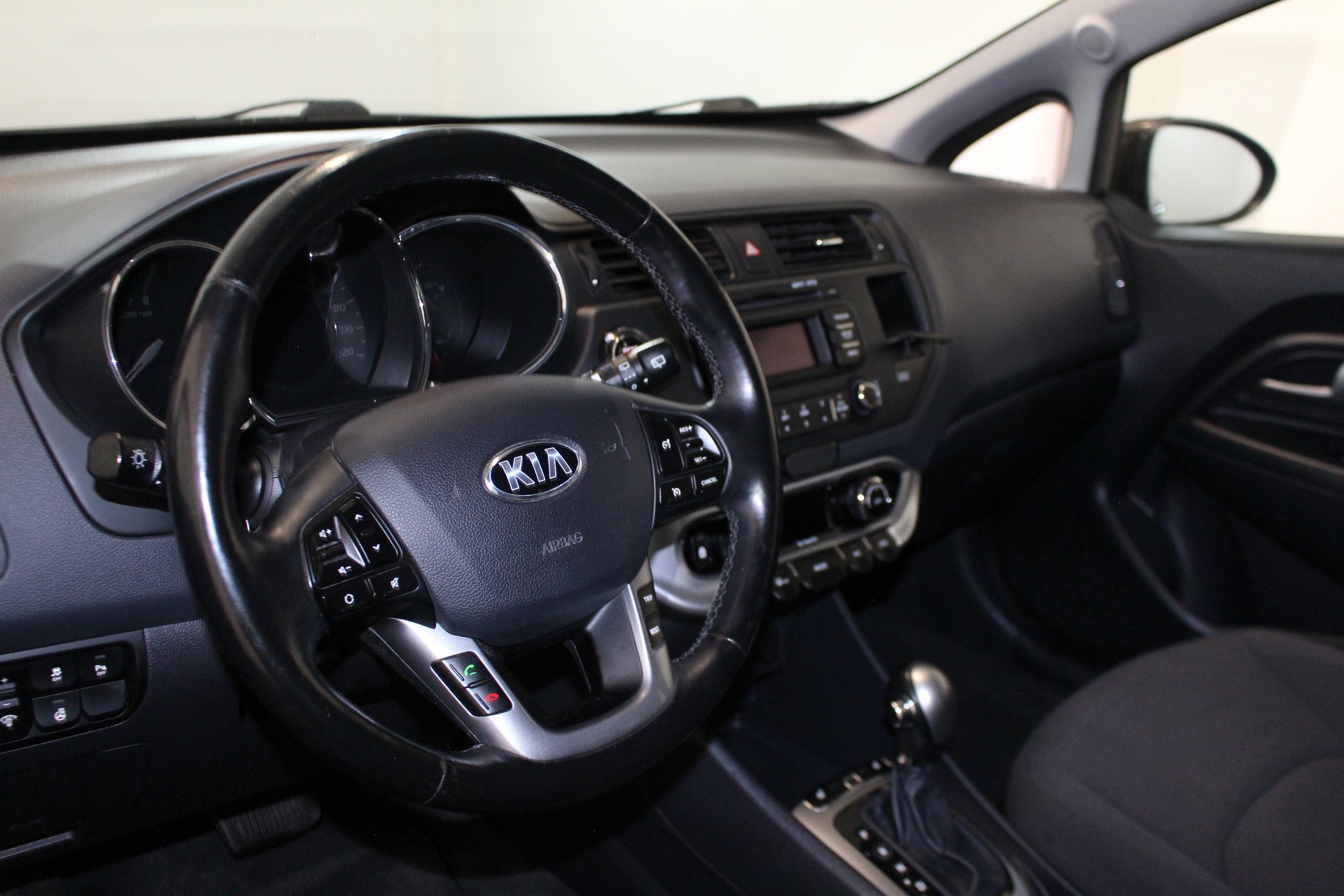 KIA Rio 1.4 CVVT Style-image-10