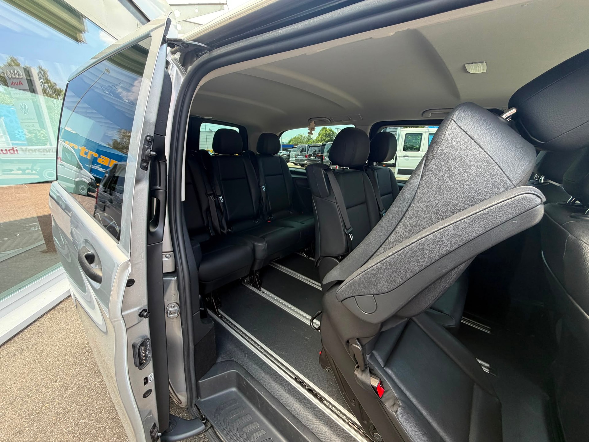 MERCEDES-BENZ VITO Tourer-image-19