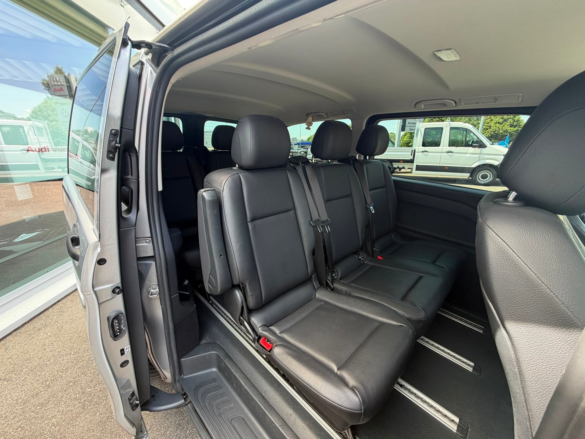 MERCEDES-BENZ VITO Tourer-image-18
