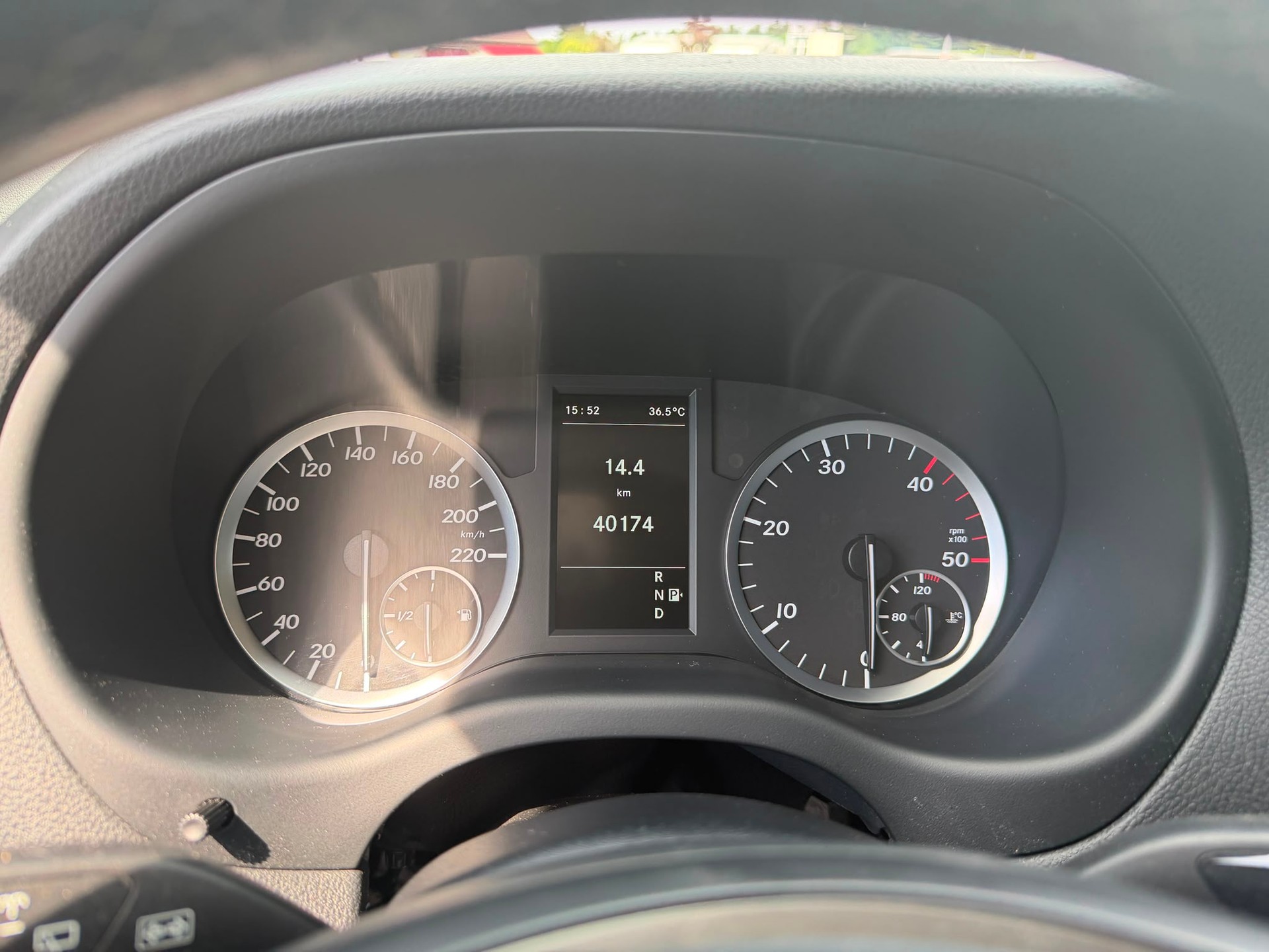 MERCEDES-BENZ VITO Tourer-image-12