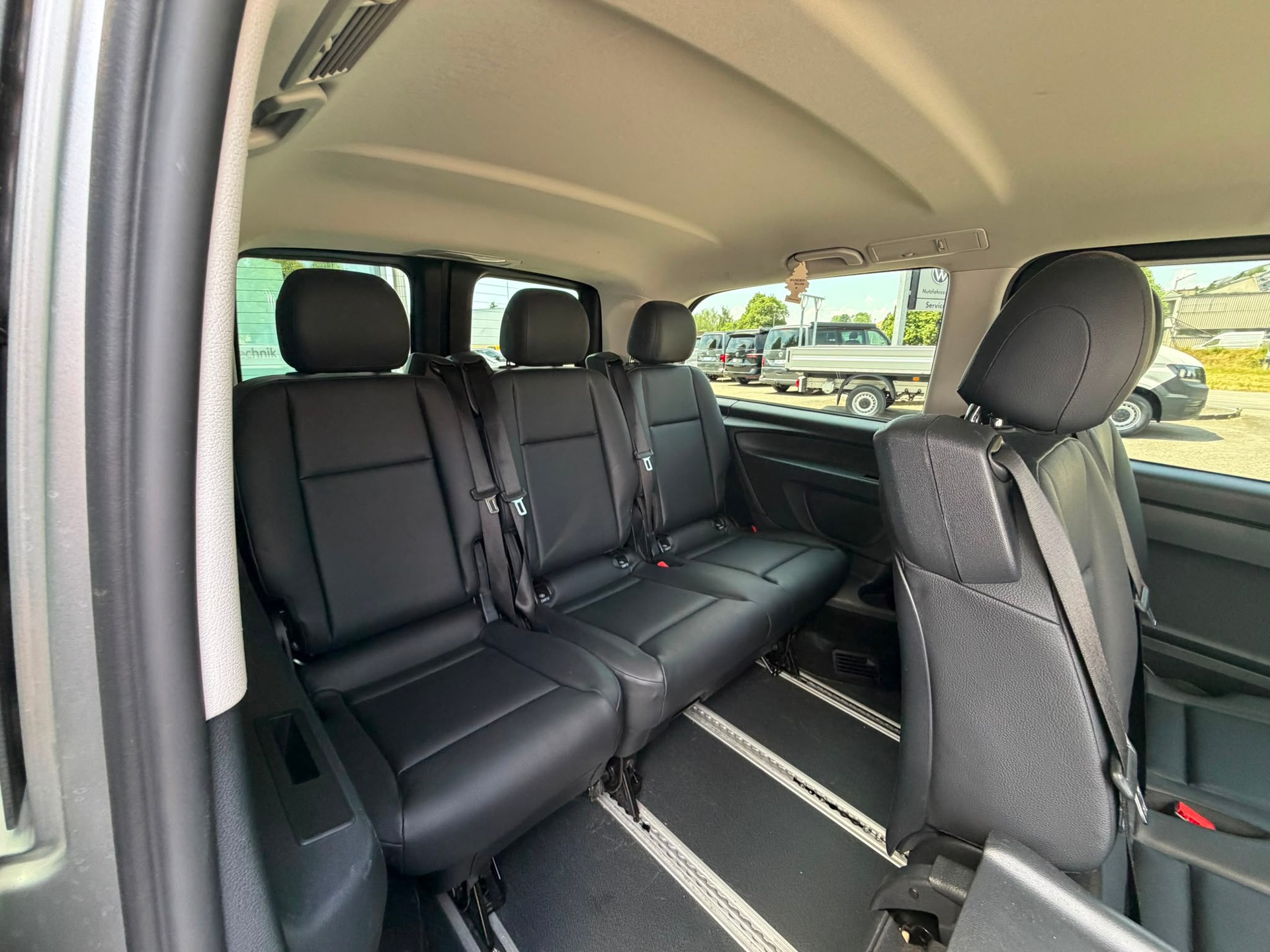 MERCEDES-BENZ VITO Tourer-image-20