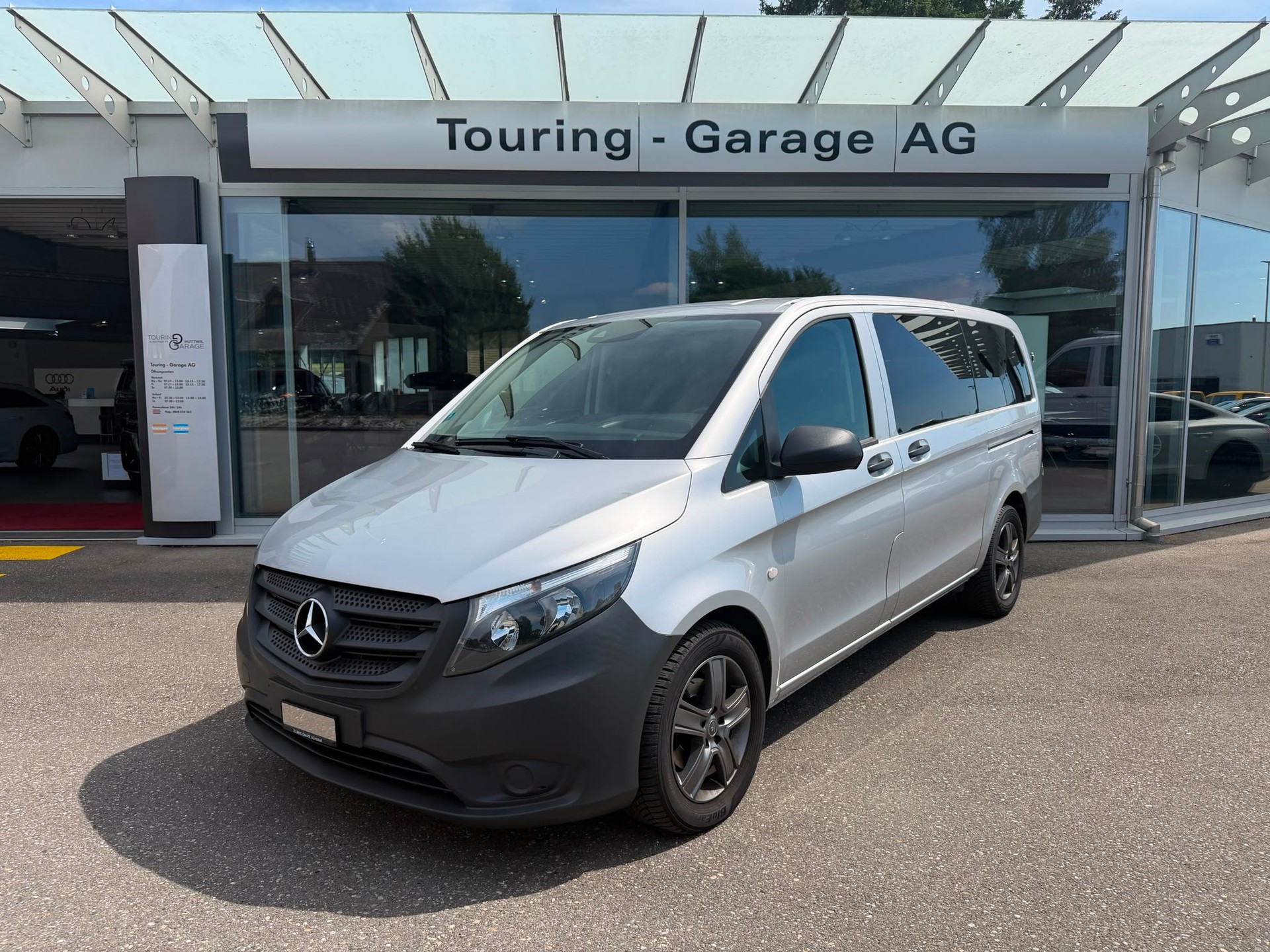 MERCEDES-BENZ VITO Tourer-image-0