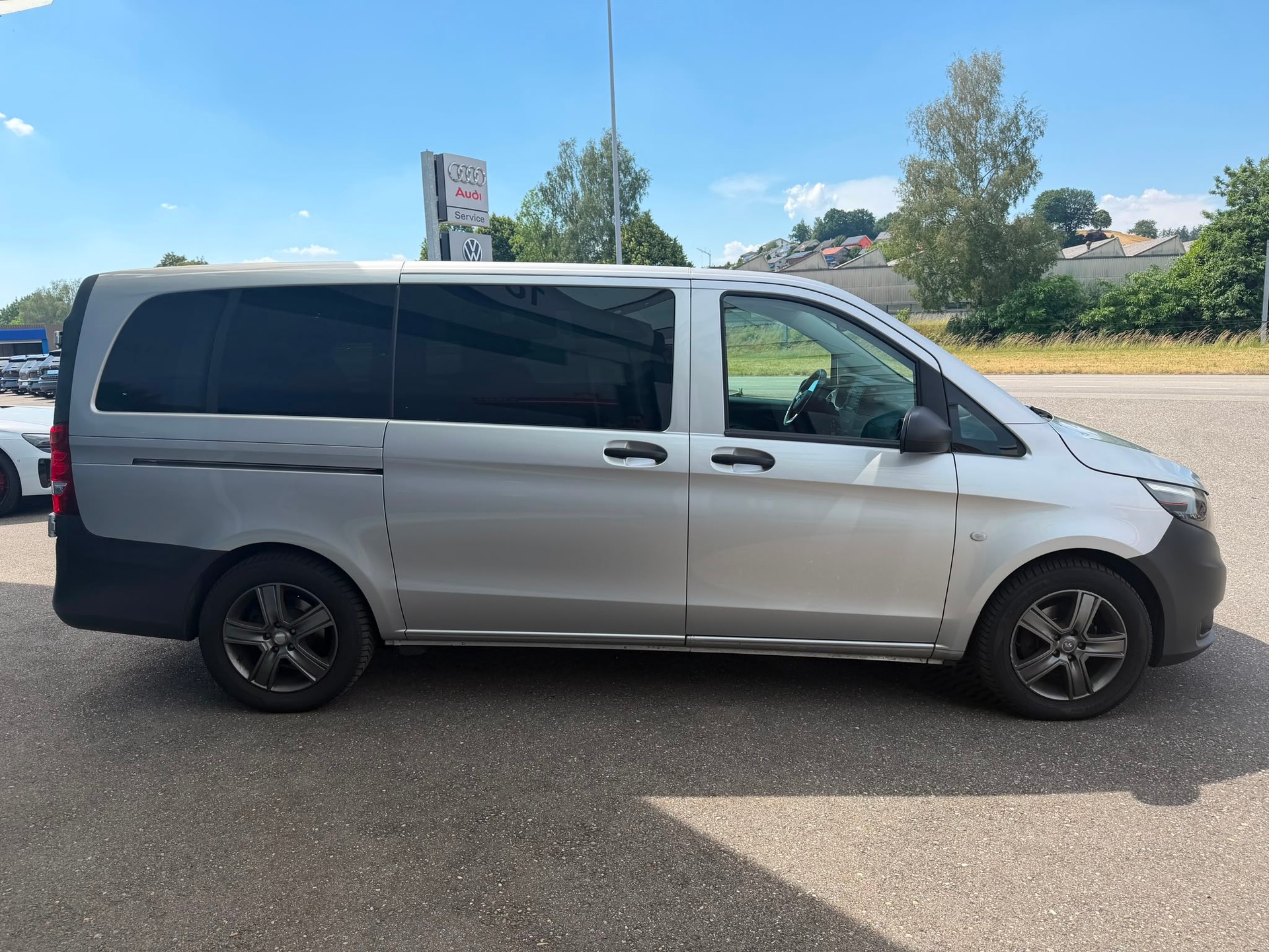 MERCEDES-BENZ VITO Tourer-image-5