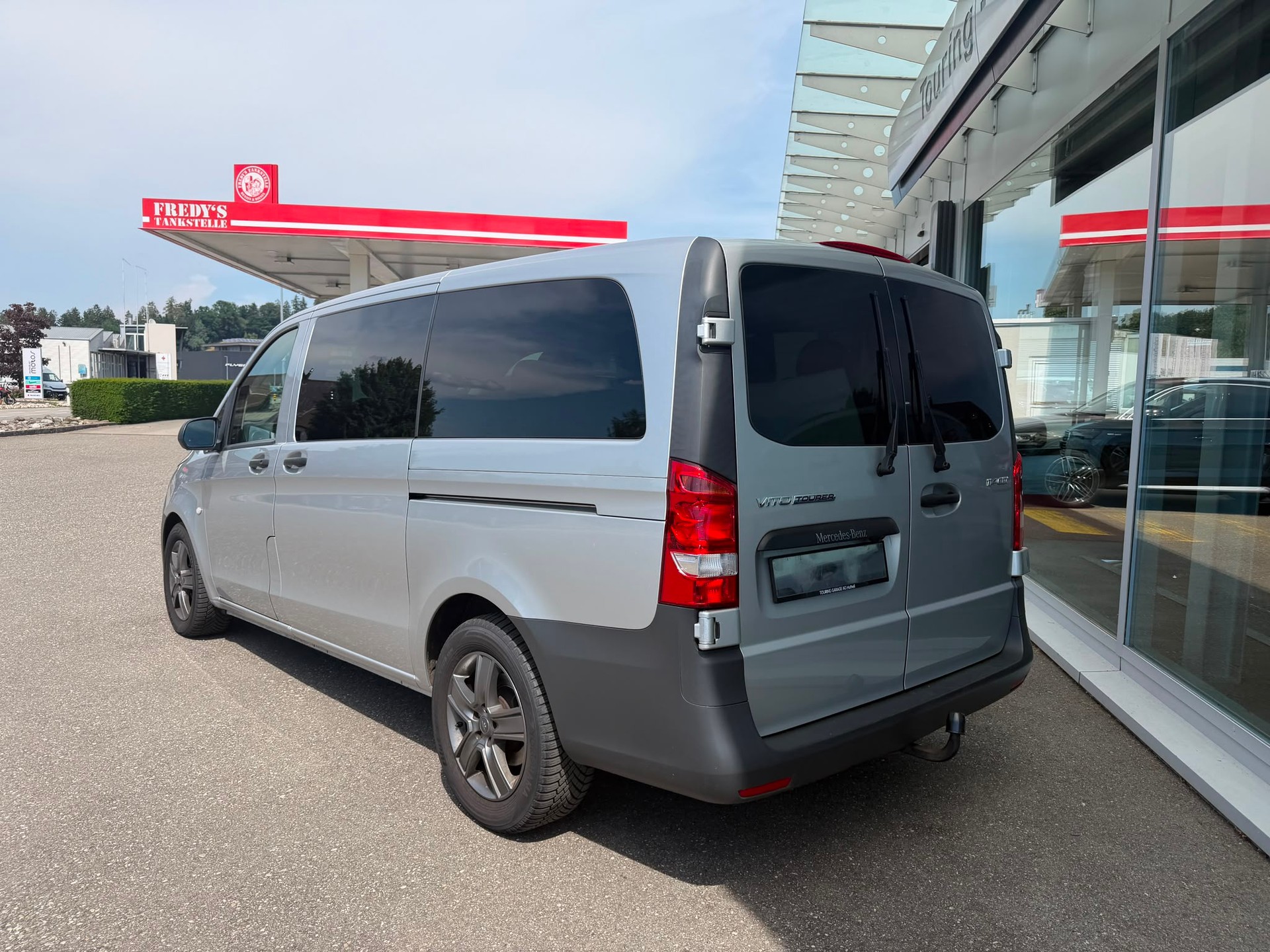 MERCEDES-BENZ VITO Tourer-image-2