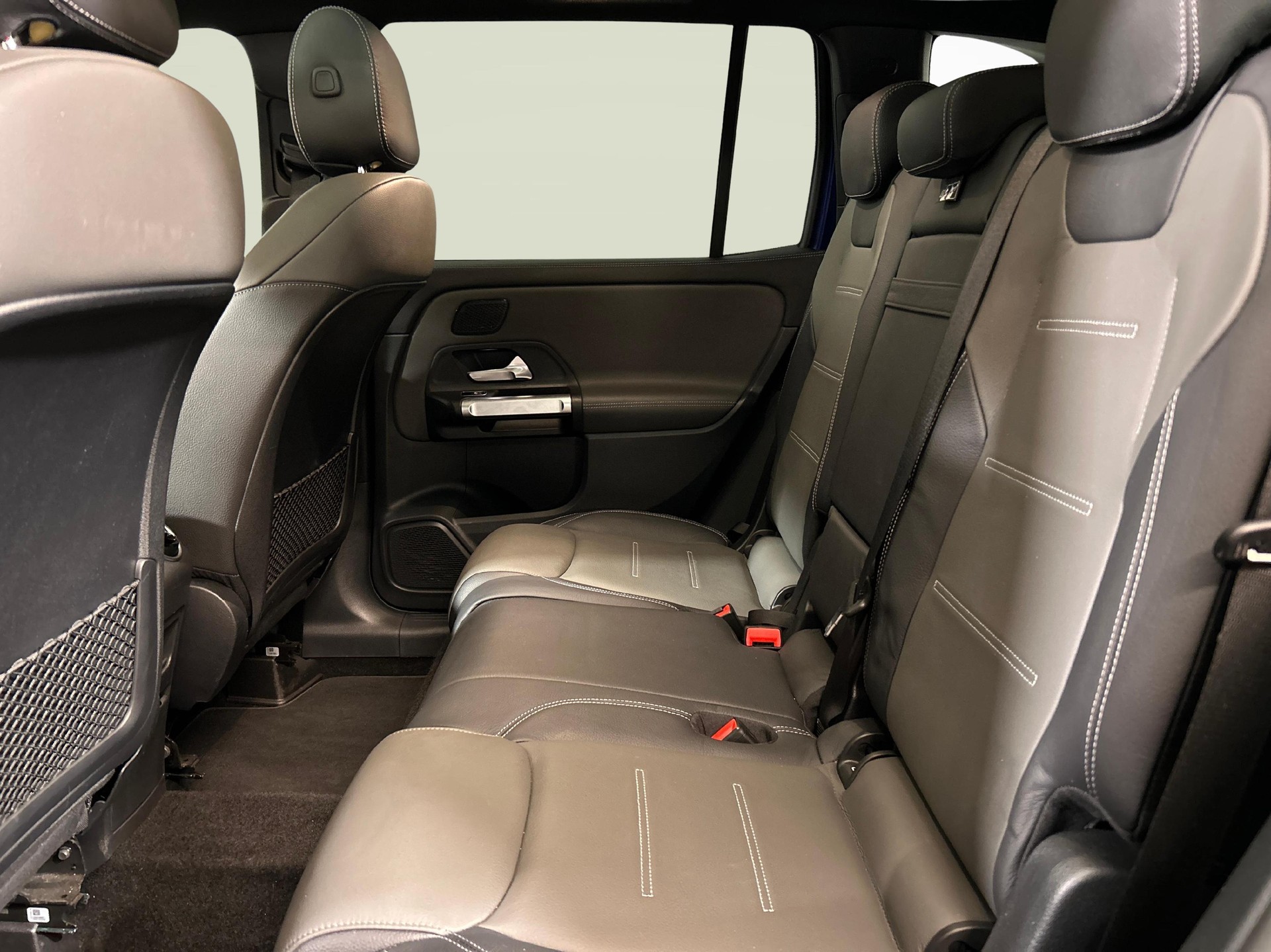 MERCEDES-BENZ GLB 250 AMG Line 4matic-showroom-element-3
