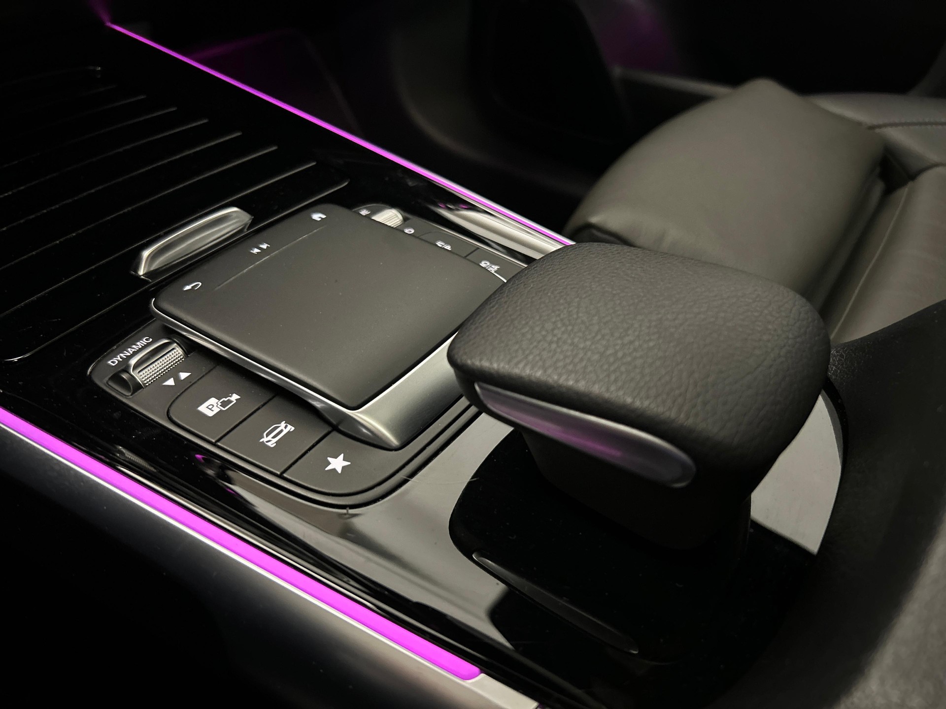 MERCEDES-BENZ GLB 250 AMG Line 4matic-image-14
