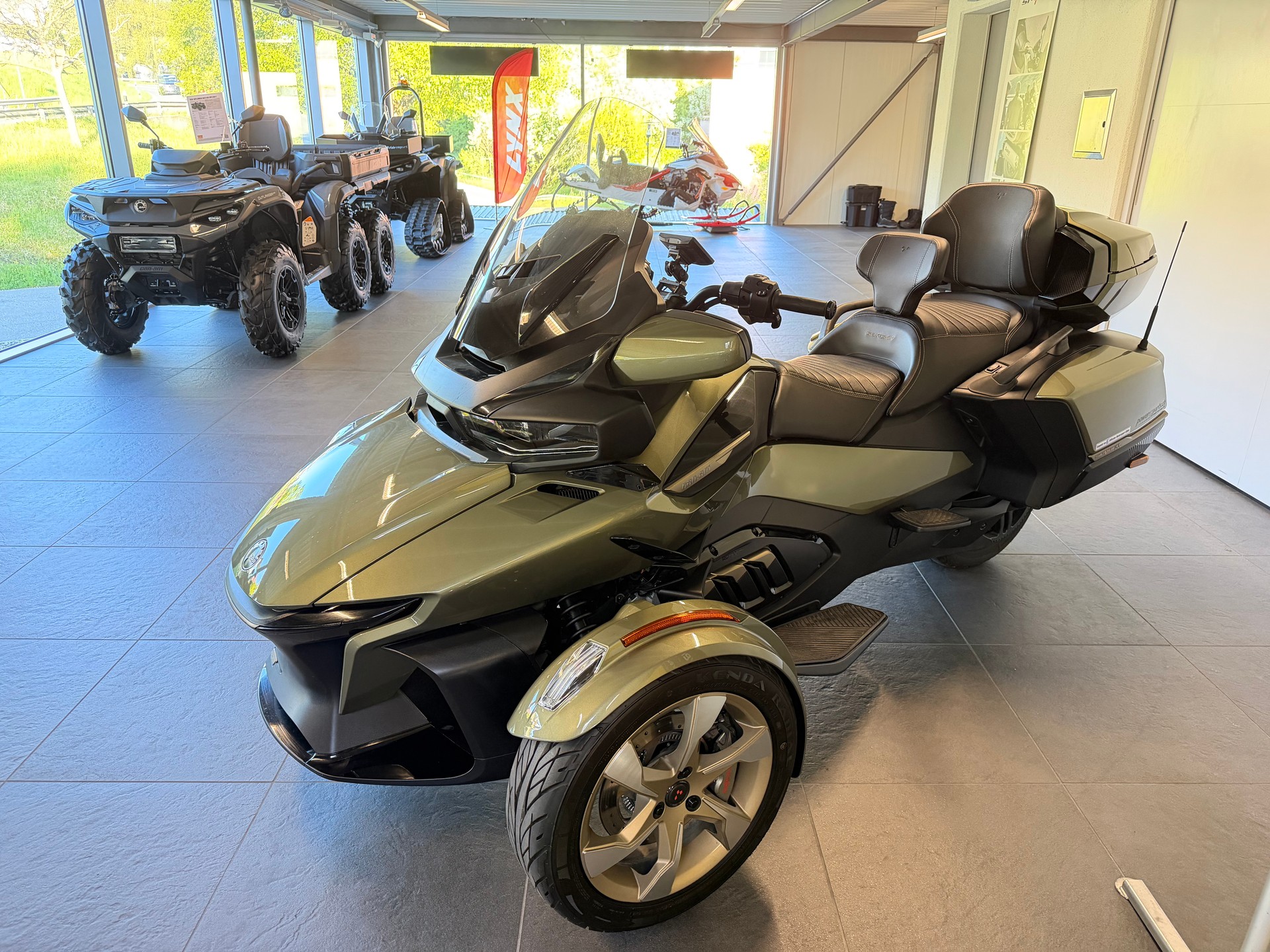 CAN-AM Spyder RT-LTD Sea Sky Edition SE6-image-6