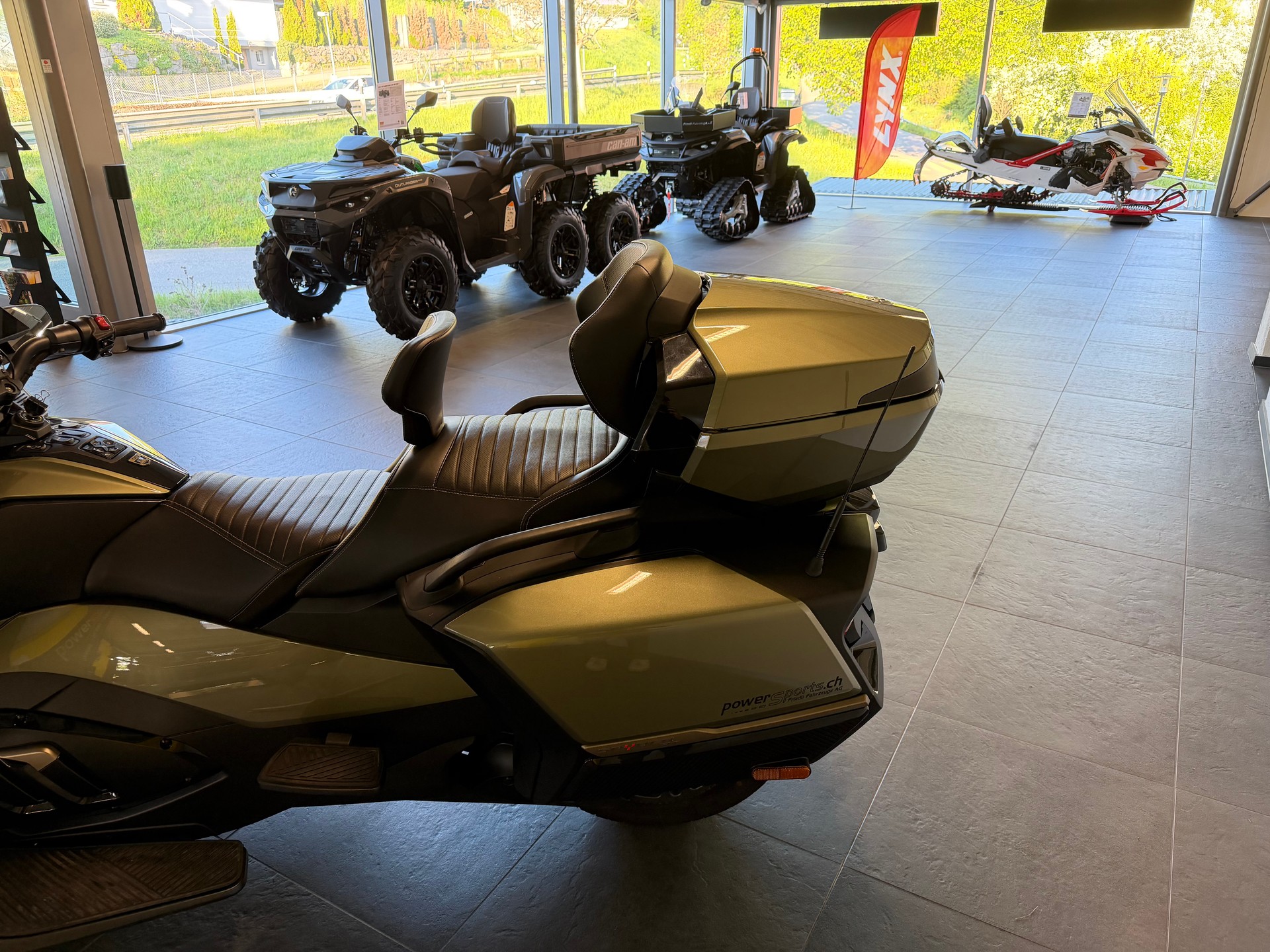 CAN-AM Spyder RT-LTD Sea Sky Edition SE6-image-8