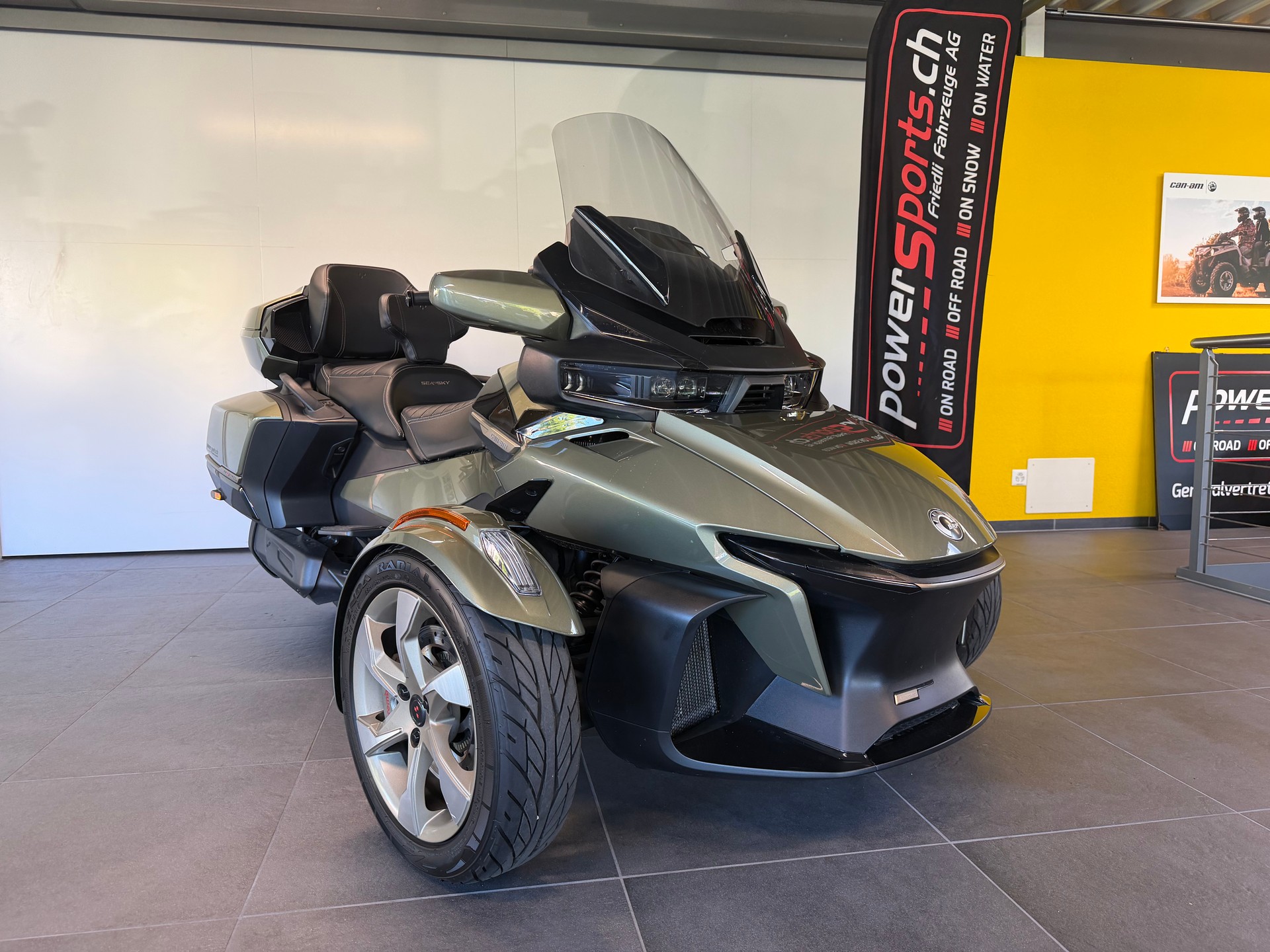 CAN-AM Spyder RT-LTD Sea Sky Edition SE6