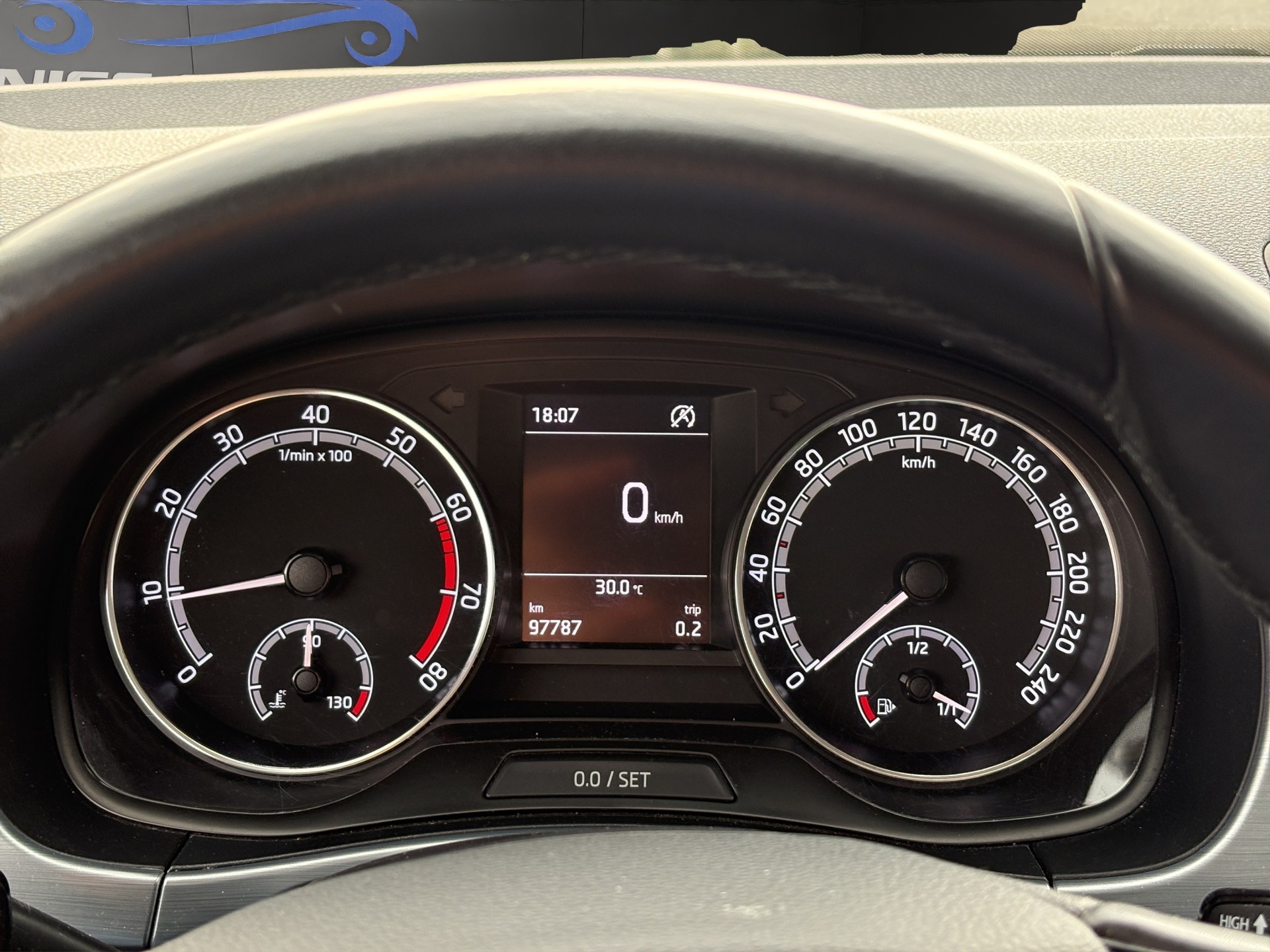 SKODA Fabia 1.0 TSI Ambition-image-9