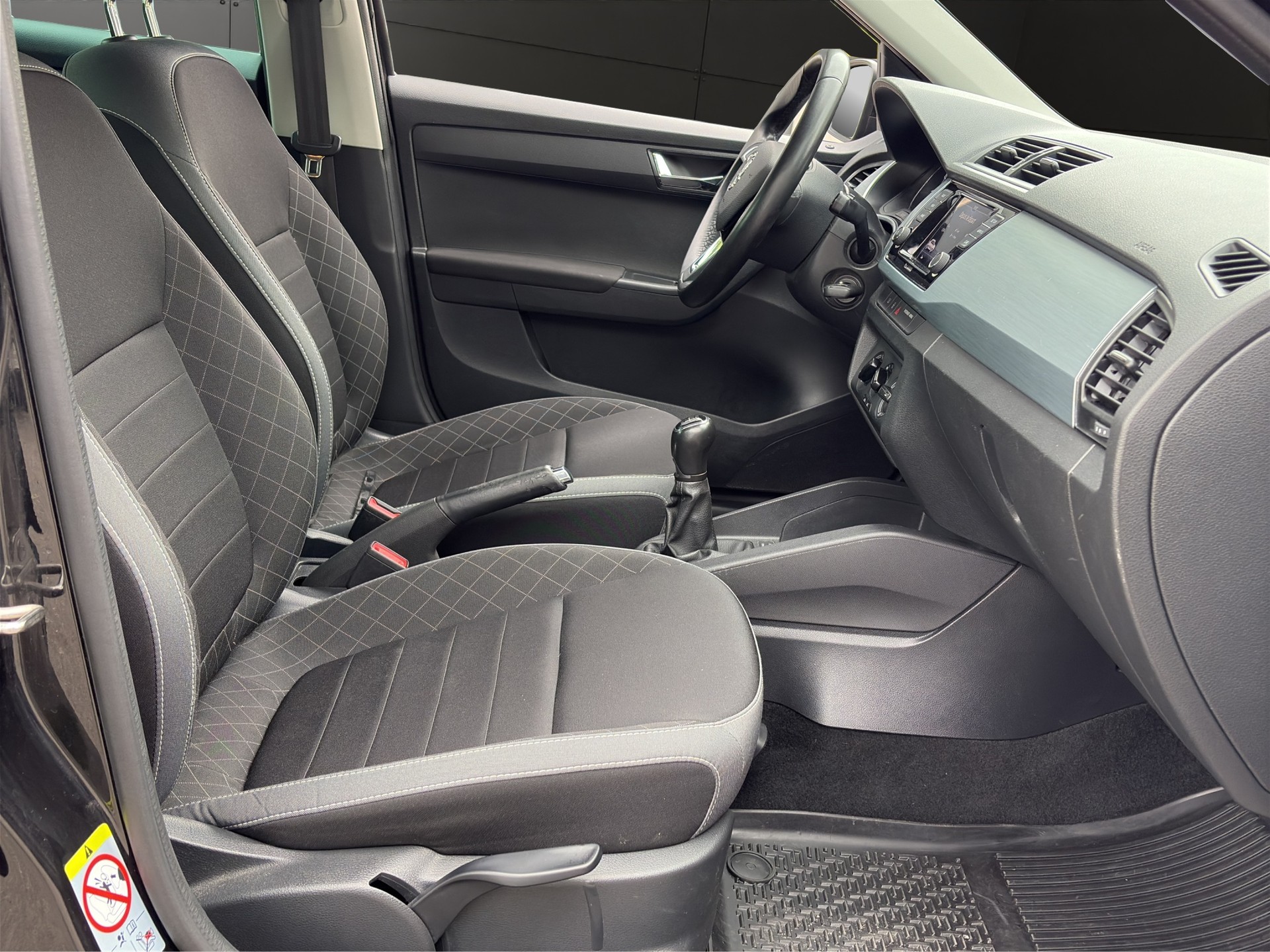 SKODA Fabia 1.0 TSI Ambition-image-14