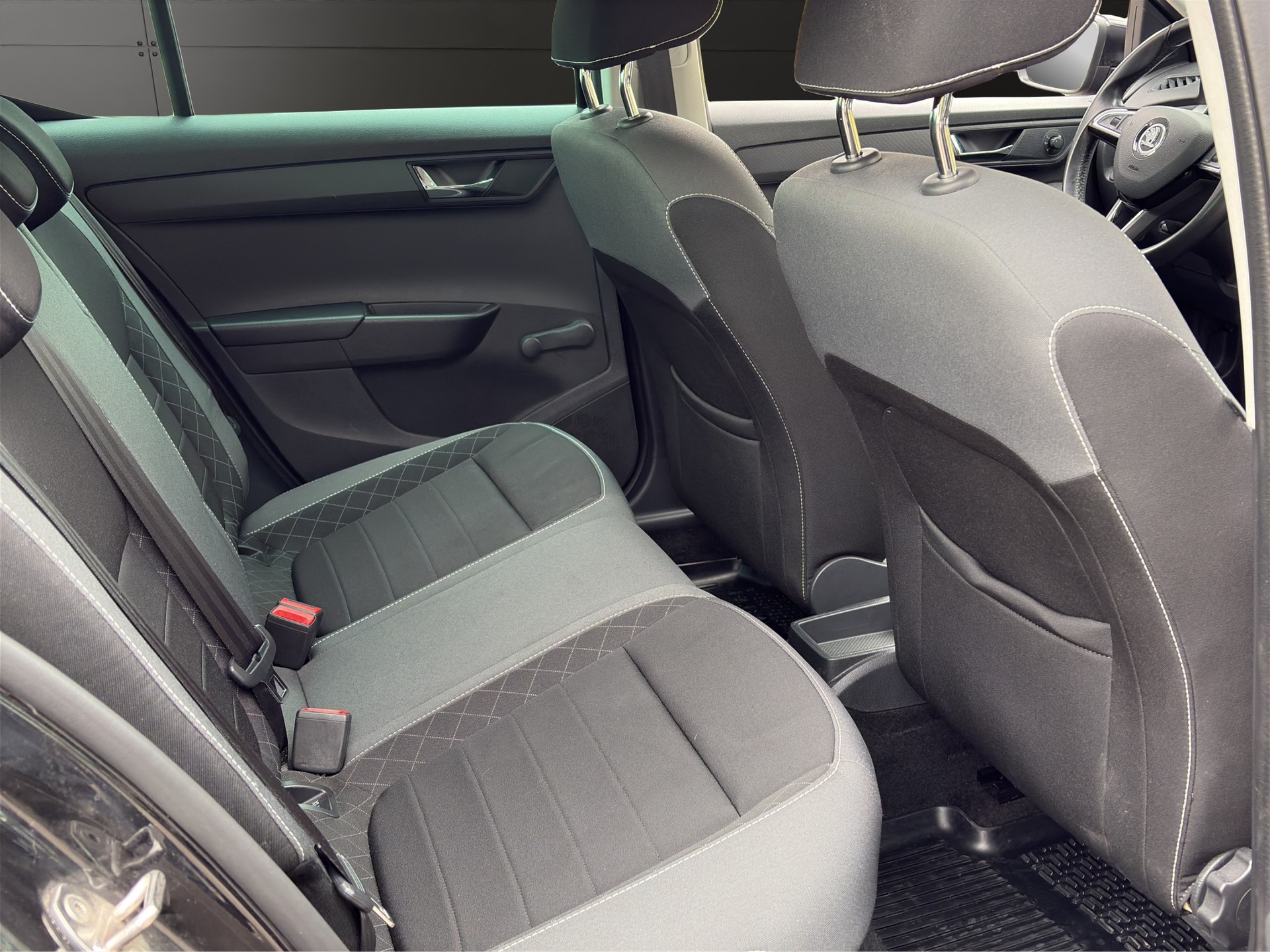 SKODA Fabia 1.0 TSI Ambition-image-15