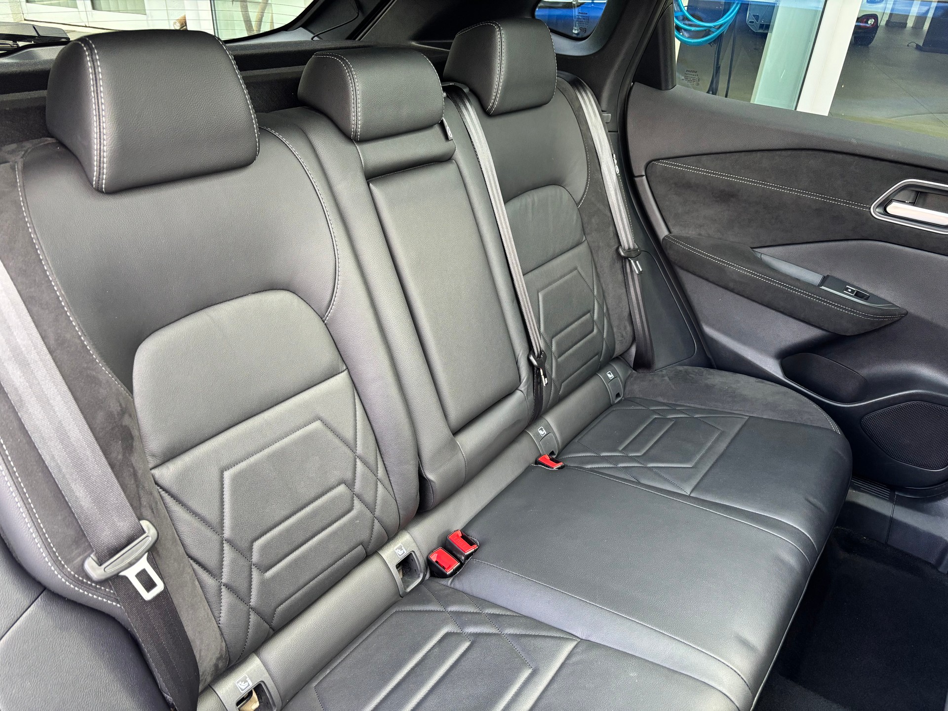 NISSAN Qashqai 1.3 MHEV N-Design 4x4-image-6