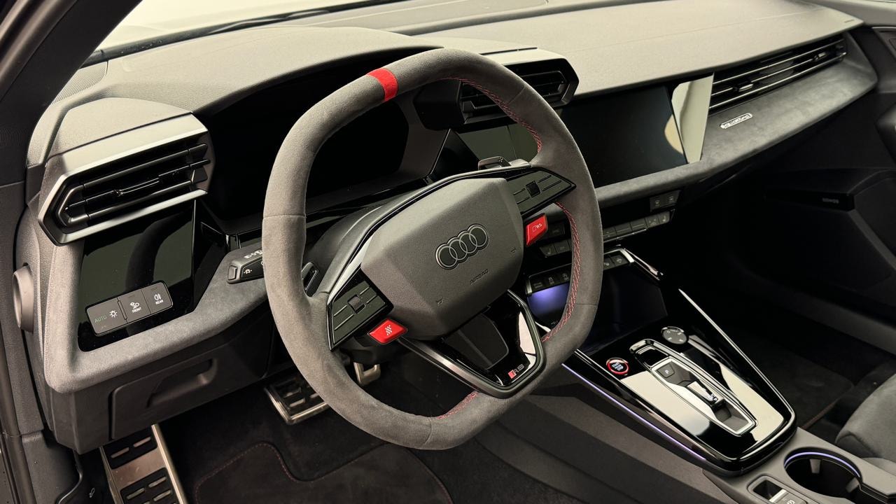 AUDI RS3 Limousine 2.5 TSI quattro S-tronic-image-6