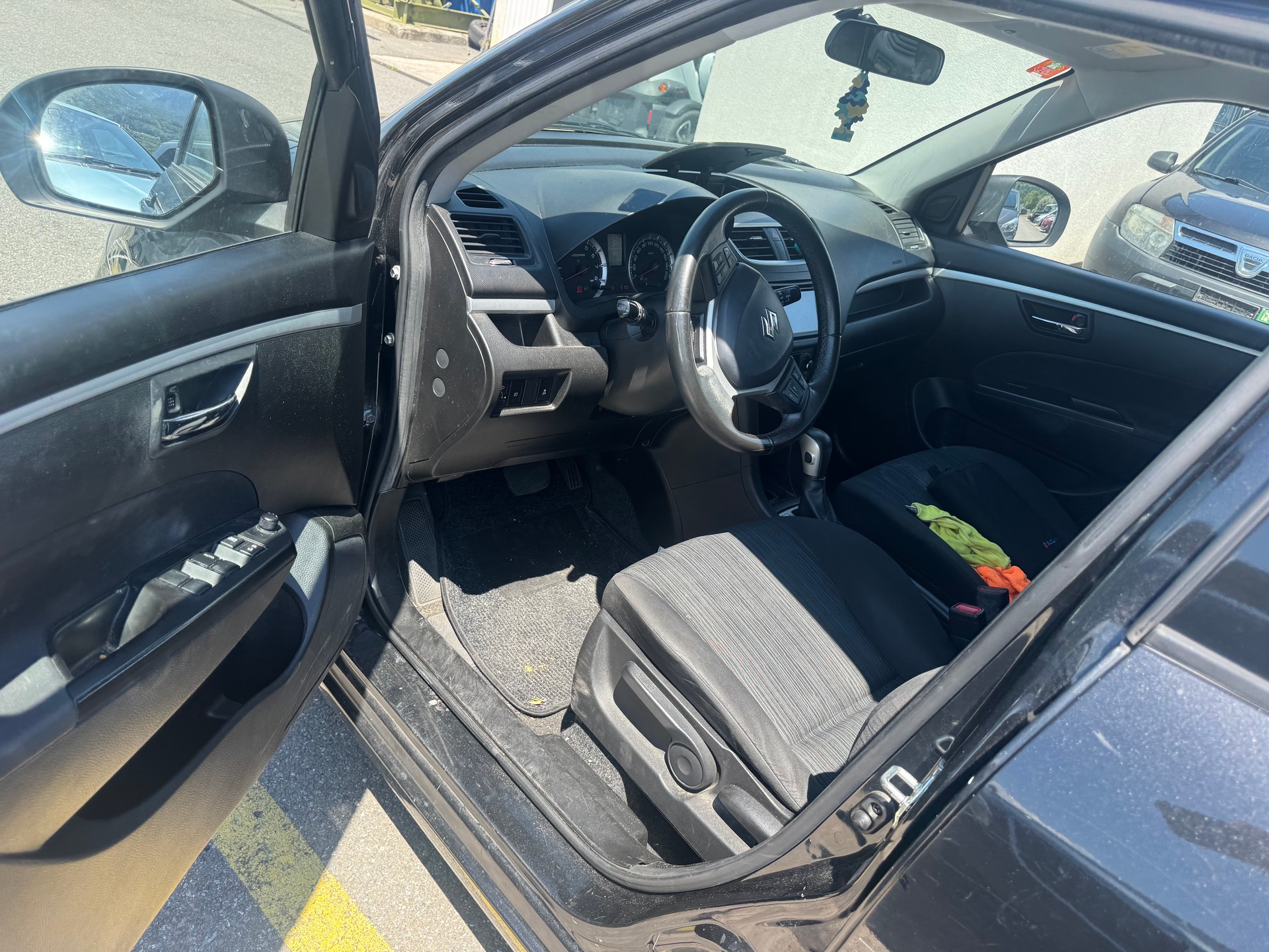 SUZUKI Swift 1.2i 16V GL Automatic-image-12