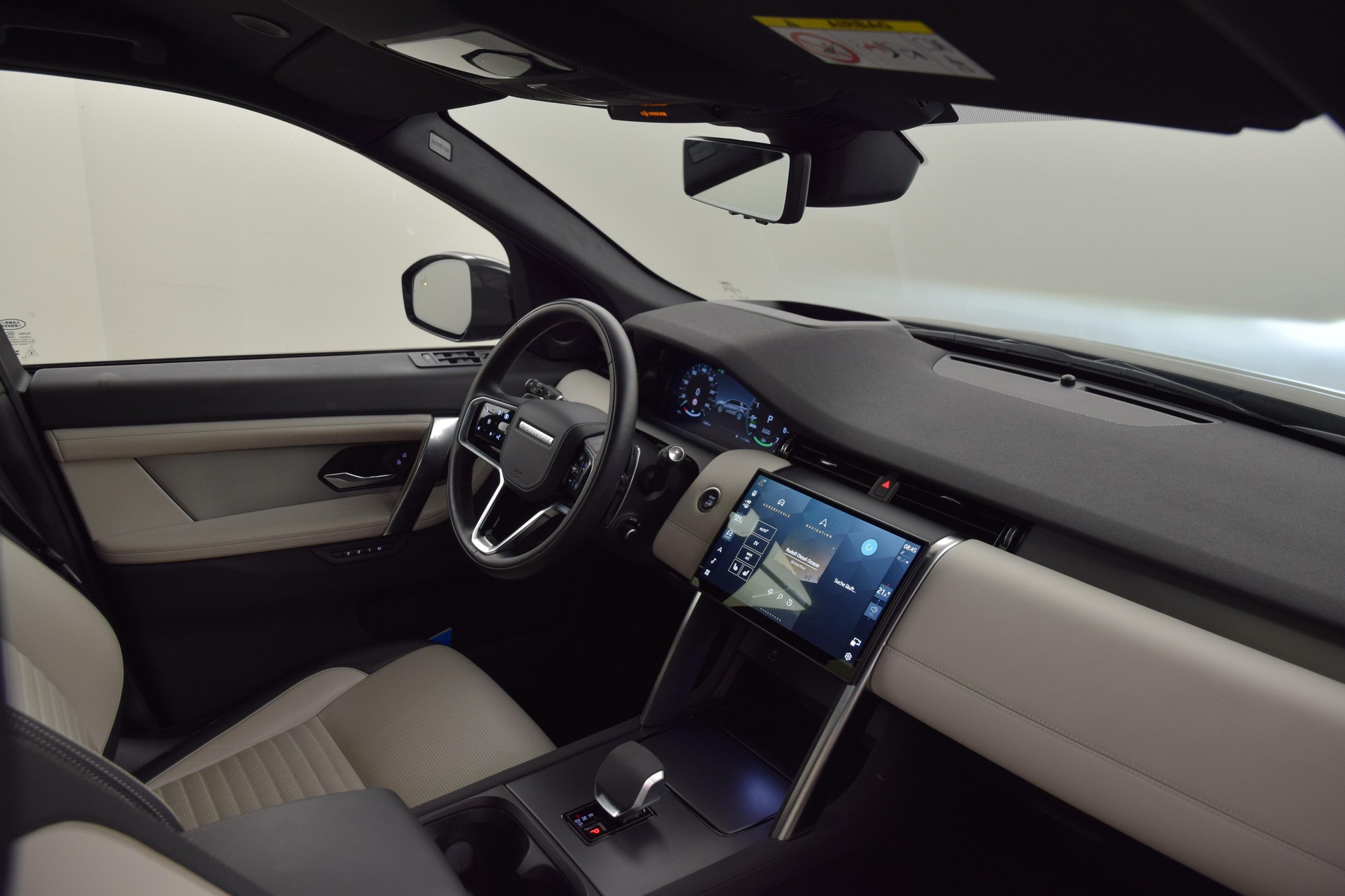 LAND ROVER Discovery Sport 1.5 T 300e Dynamic HSE-image-24