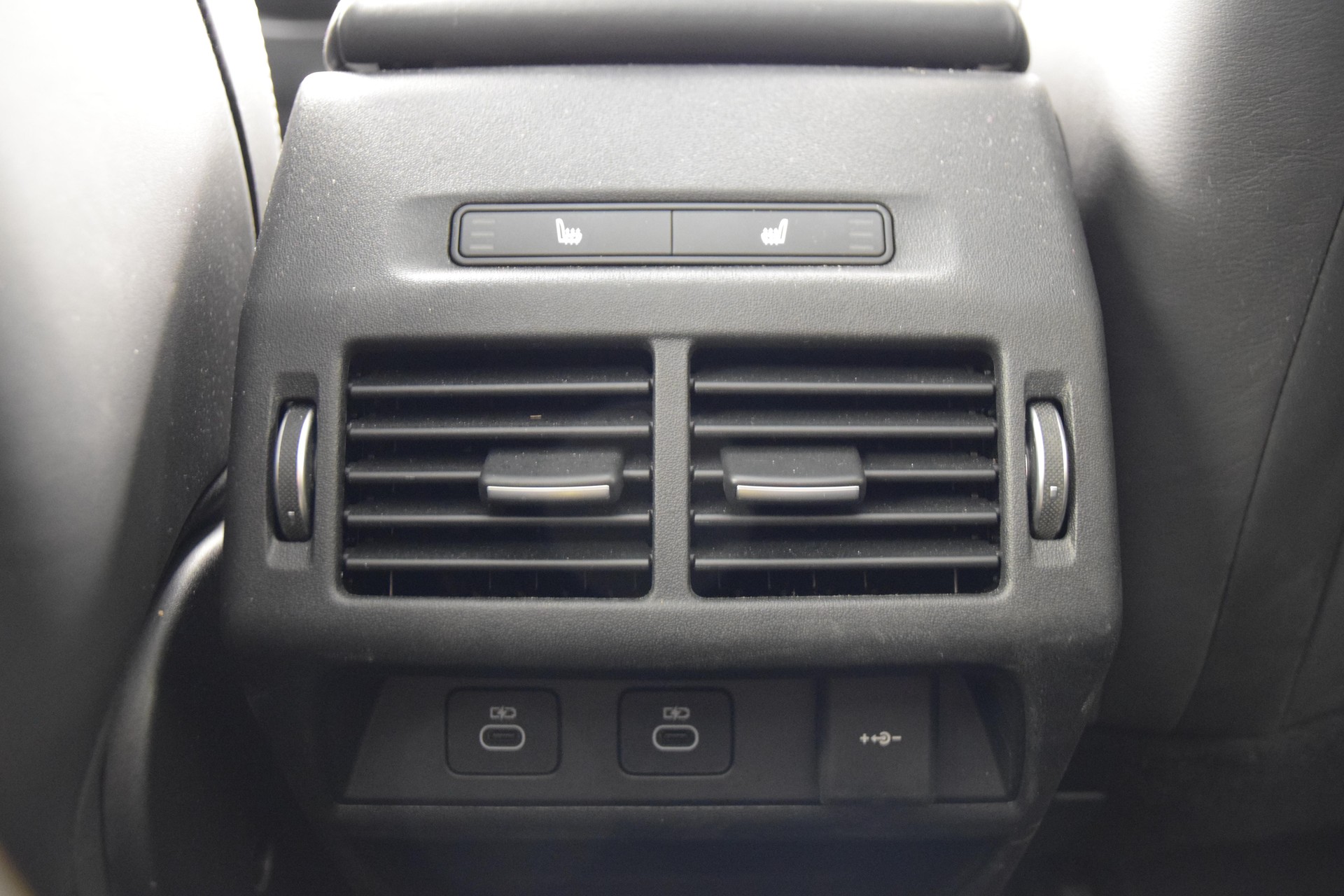 LAND ROVER Discovery Sport 1.5 T 300e Dynamic HSE-image-22