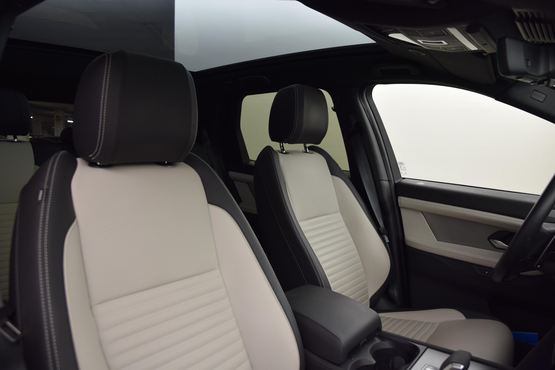 LAND ROVER Discovery Sport 1.5 T 300e Dynamic HSE-image-23