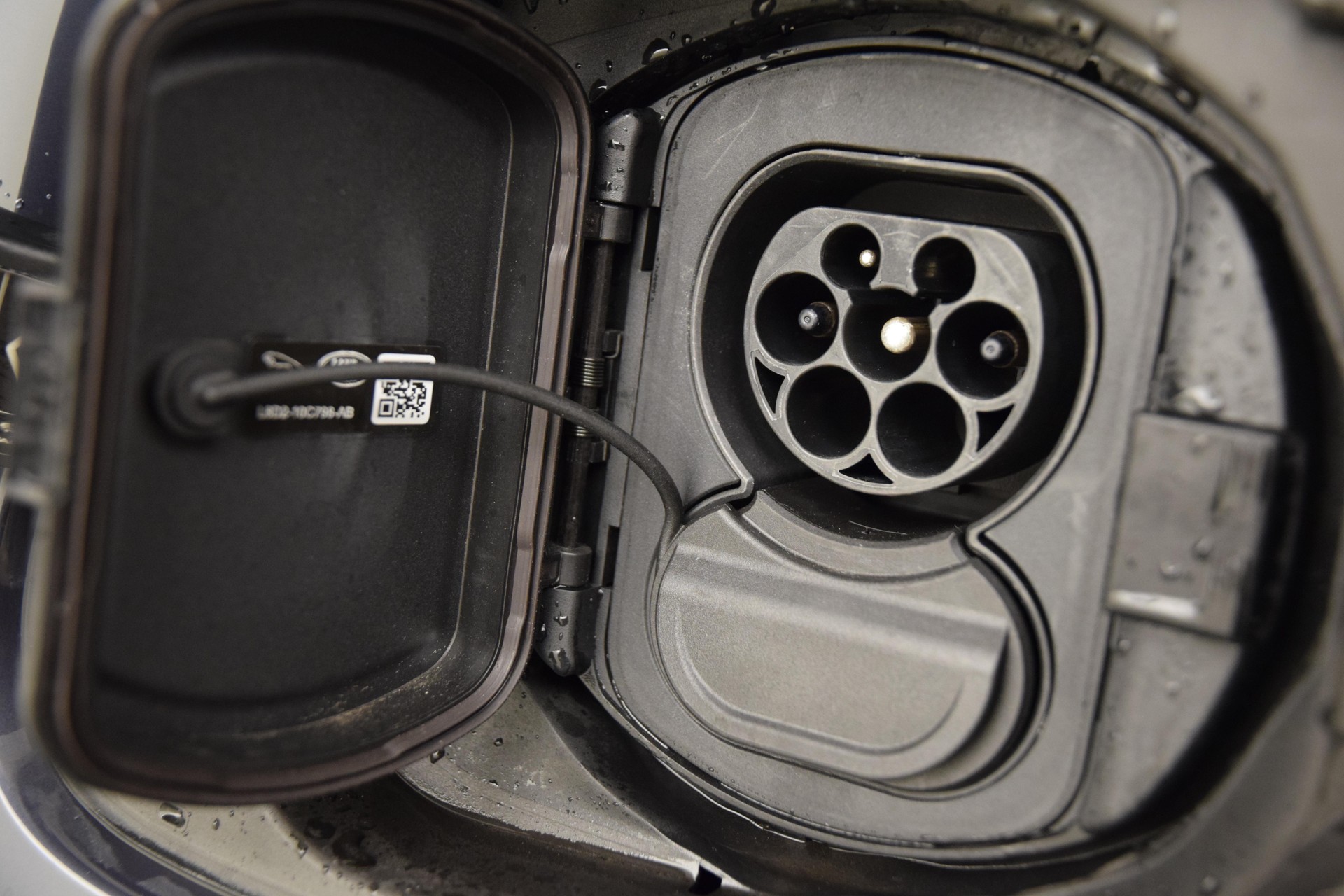 LAND ROVER Discovery Sport 1.5 T 300e Dynamic HSE-image-19