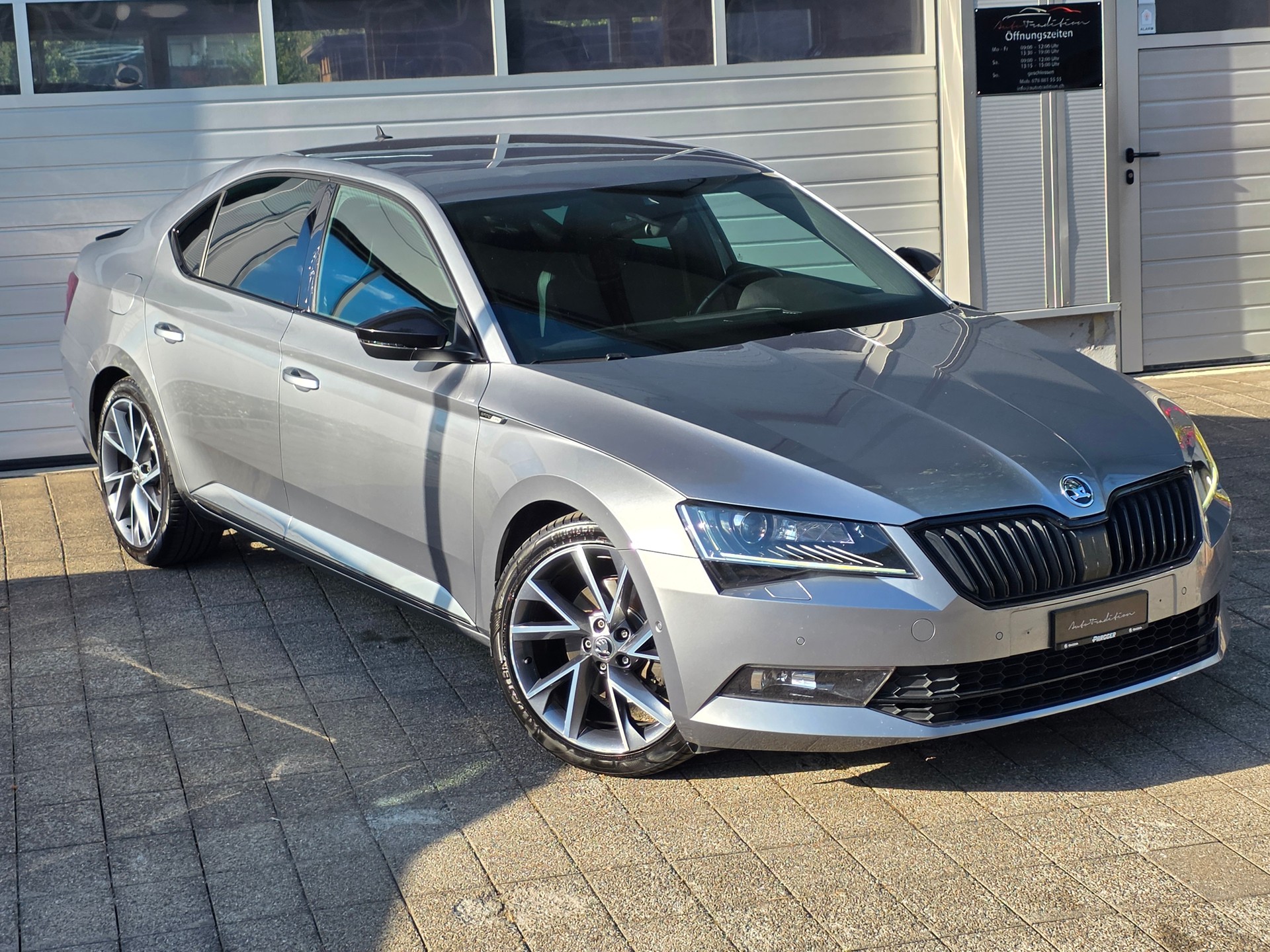 SKODA Superb 2.0 TDi SportLine+ 4x4 DSG ** VOLLAUSSTATTUNG -EL.AHK -APPLE CARPLAY -CANTON SOUND -ASSISTENZ PAKET -KEYLESS -PARK ASSIS.
