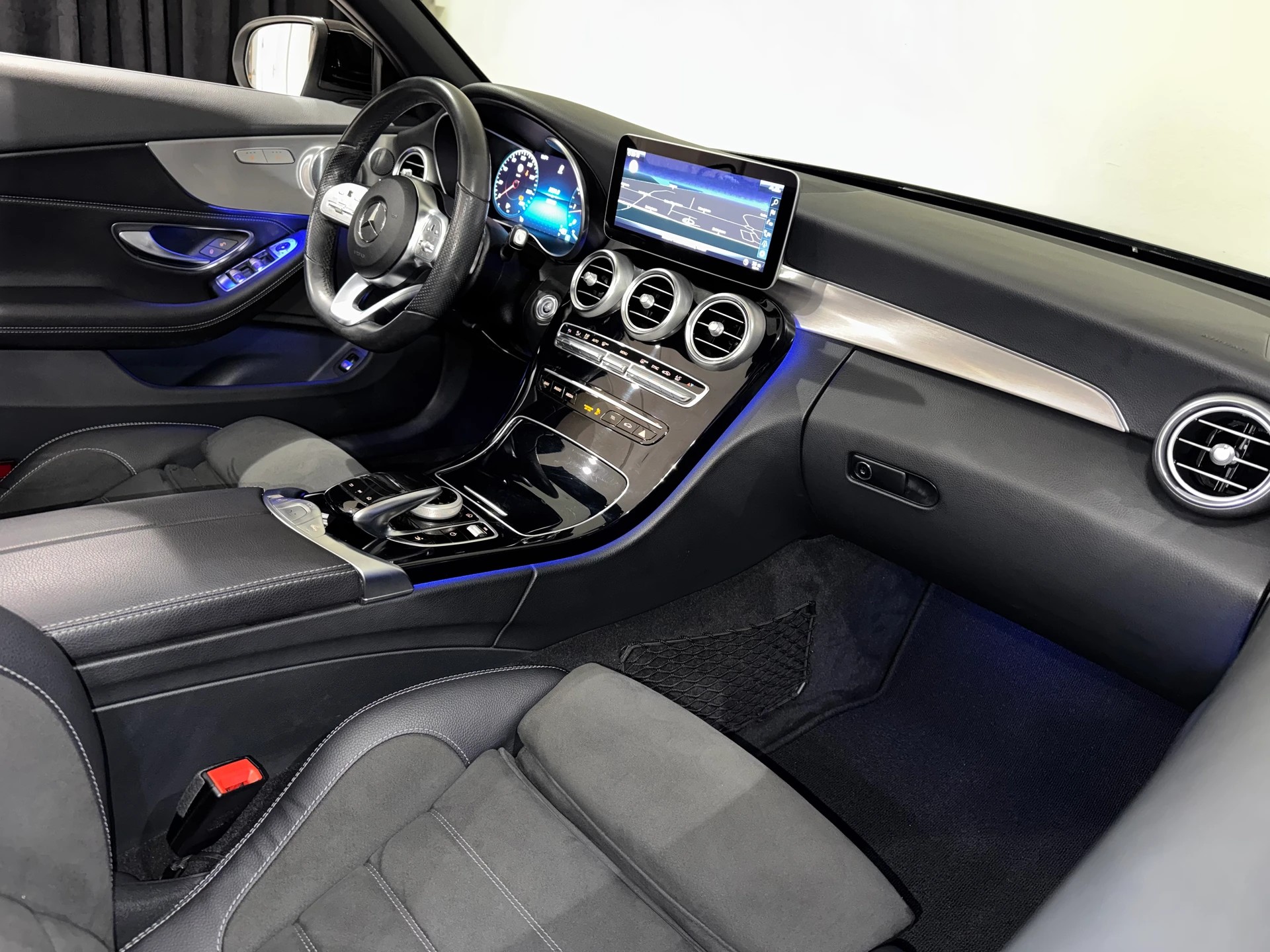 MERCEDES-BENZ MERCEDES-BENZ C 300 AMG Line Cabriolet 9G-Tronic | CH |-image-17