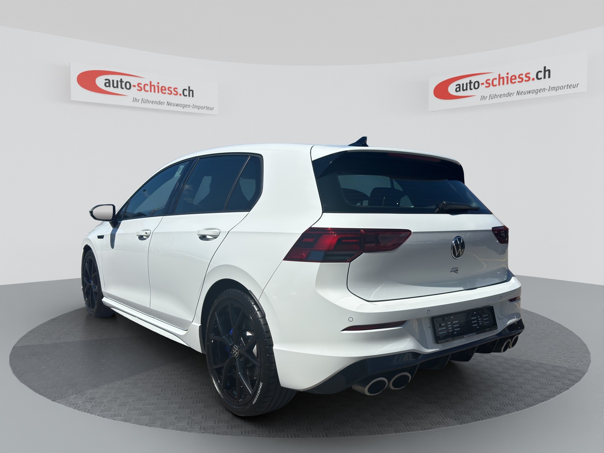 VW Golf 2.0 TSI R OPF DSG 4Motion-image-2