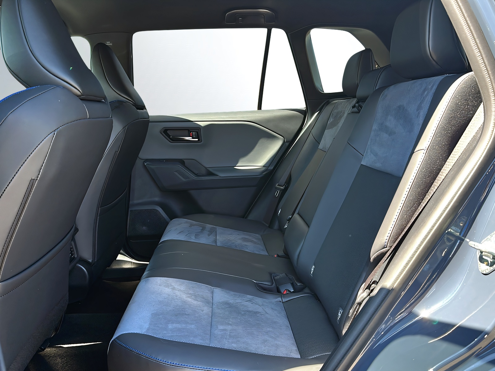 TOYOTA RAV-4 2.5 PHEV Style e-CVT AWD-image-7