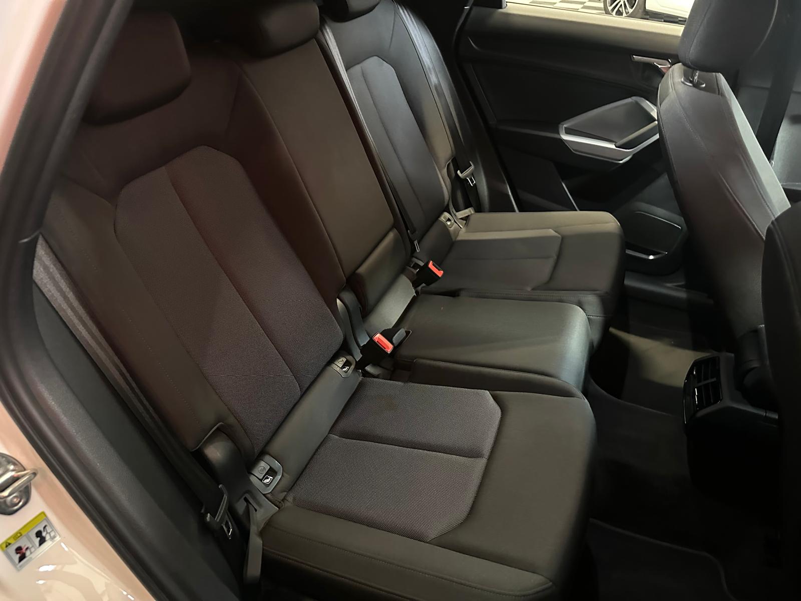 AUDI Q3 40 TDI Attraction quattro S-tronic-image-12