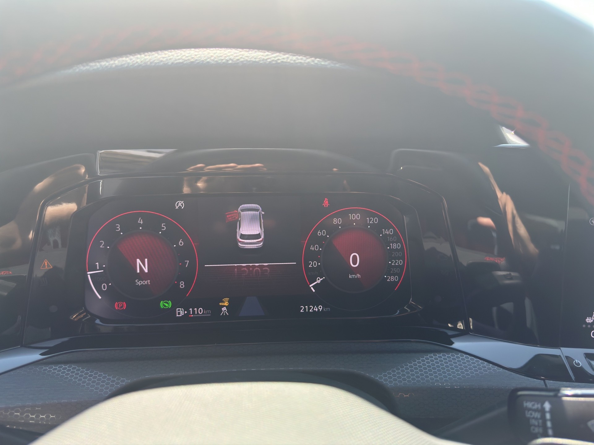 VW Golf GTI VIII LIM. 2.0 TSI DSG-image-12