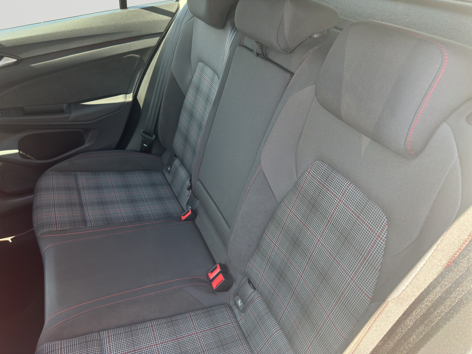 VW Golf GTI VIII LIM. 2.0 TSI DSG-image-8